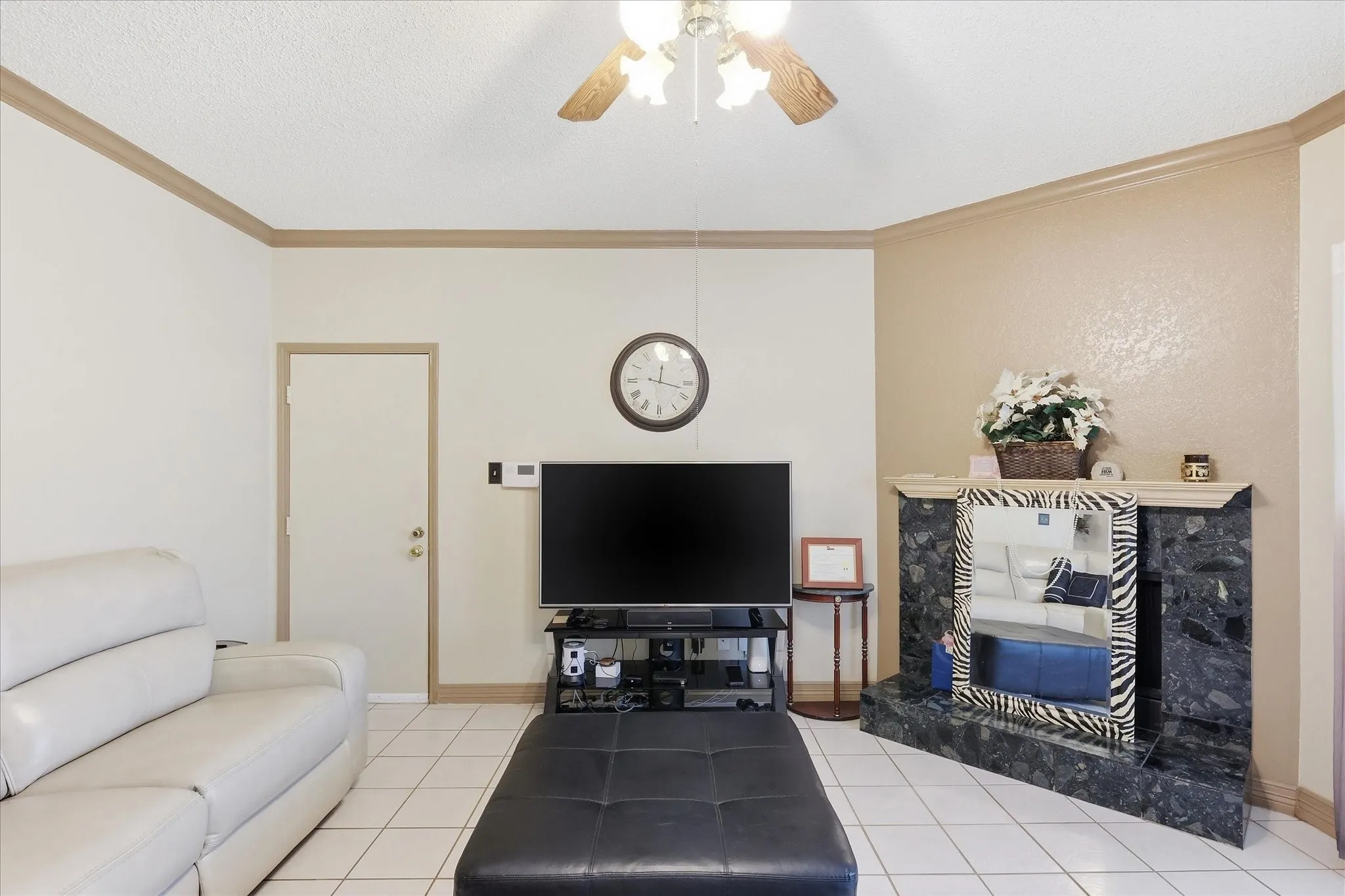 Single Family Residence For Sale in Collin County , 2315 Rockhill Road, Mc Kinney, Texas 75072, 3 Bedroom, 3 Bathroom, 2 Garage spaces, 1,900 Sqft, built in 1991, mls#21293252, Real Estate Agent in Mc Kinney, Homes For Sale in Collin county, Homes For Sale in Mc Kinney, Realtor in Mc Kinney Texas, Real Estate Brokerage Independent Realty Texas, Luminita Cordes Realtor