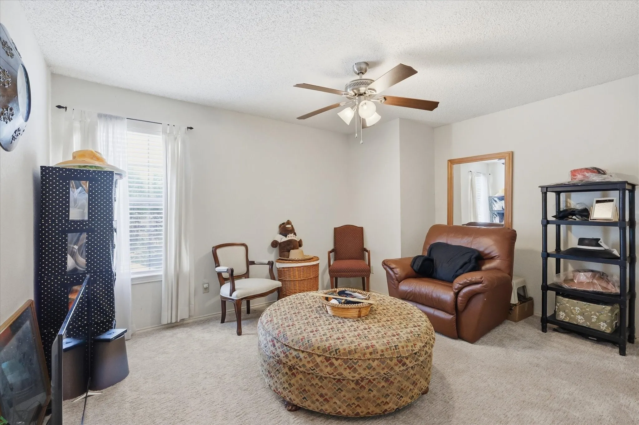 Single Family Residence For Sale in Collin County , 2315 Rockhill Road, Mc Kinney, Texas 75072, 3 Bedroom, 3 Bathroom, 2 Garage spaces, 1,900 Sqft, built in 1991, mls#21293252, Real Estate Agent in Mc Kinney, Homes For Sale in Collin county, Homes For Sale in Mc Kinney, Realtor in Mc Kinney Texas, Real Estate Brokerage Independent Realty Texas, Luminita Cordes Realtor
