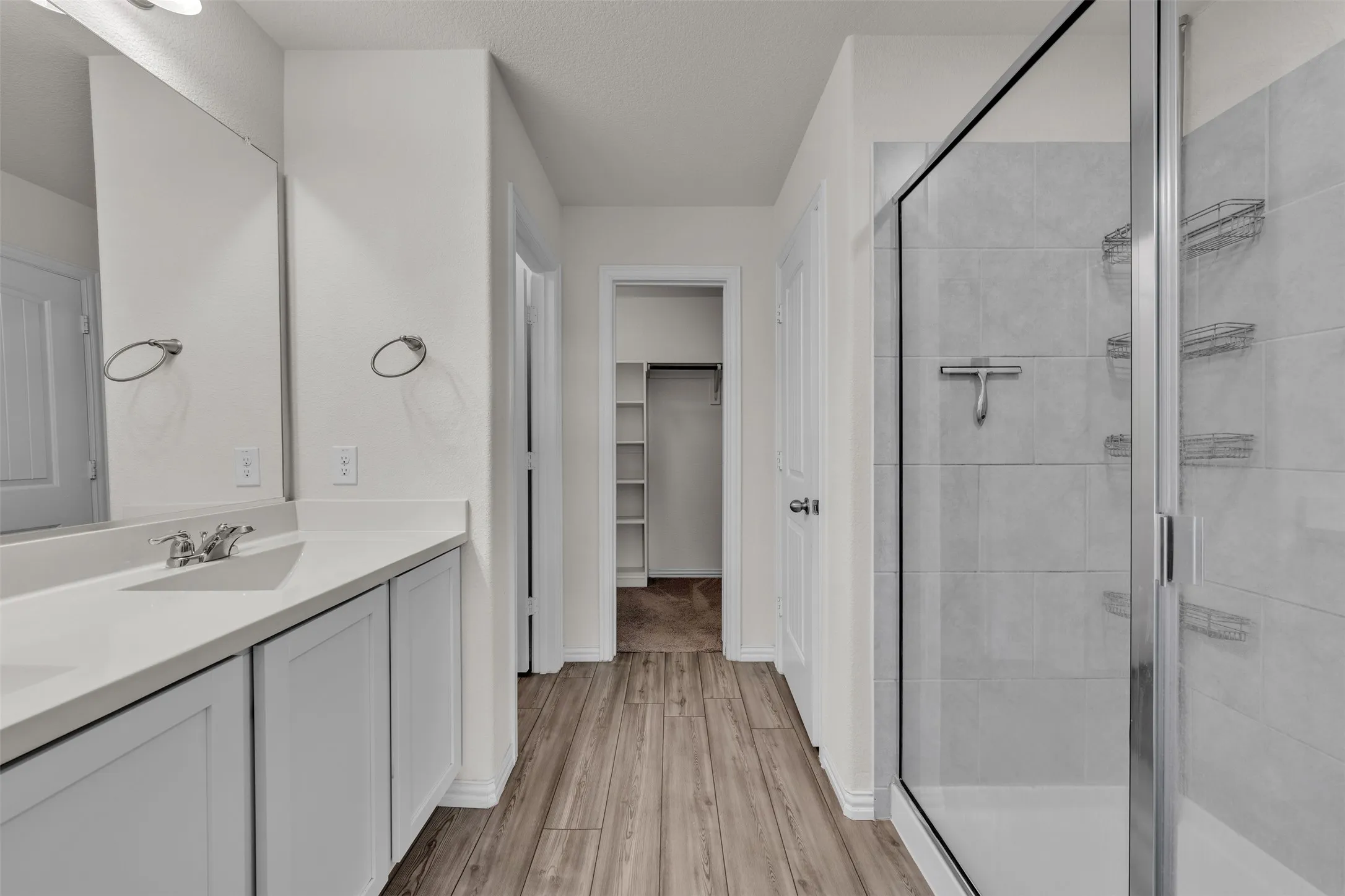 Single Family Residence For Sale in Tarrant County , 9106 Fall Creek Court, Arlington, Texas 76002, 4 Bedroom, 3 Bathroom, 2 Garage spaces, 2,234 Sqft, built in 2019, mls#21291464, Real Estate Agent in Arlington, Homes For Sale in Tarrant county, Homes For Sale in Arlington, Realtor in Arlington Texas, Real Estate Brokerage Independent Realty Texas, Luminita Cordes Realtor