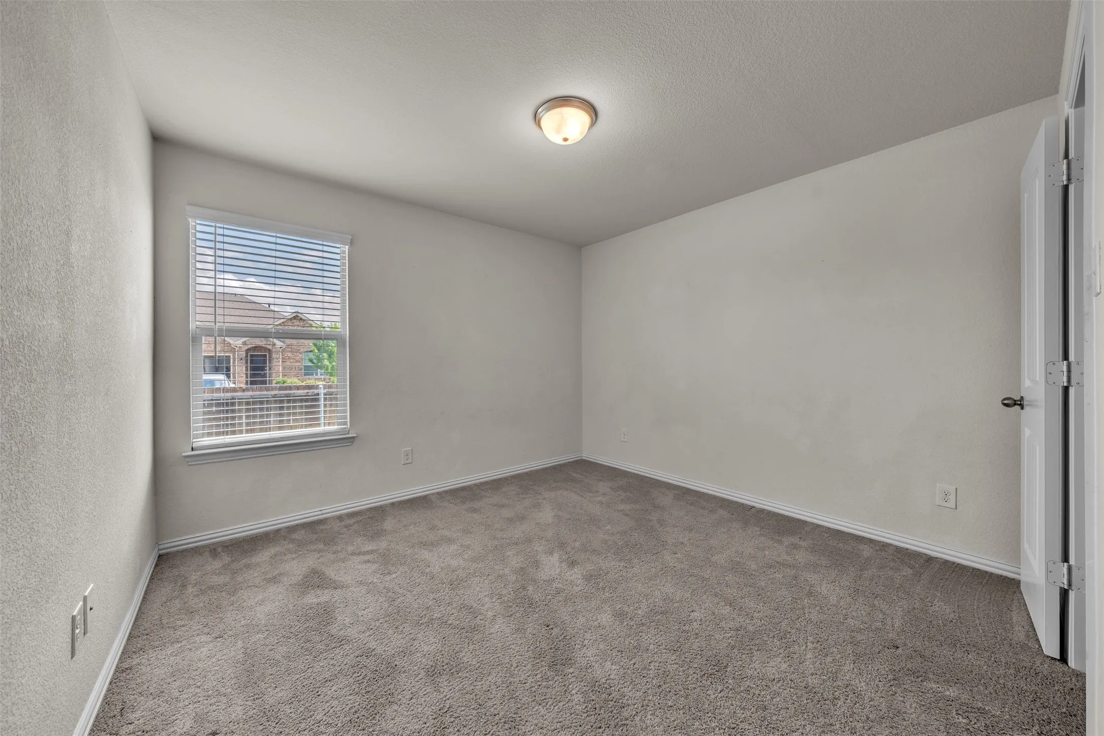 Single Family Residence For Sale in Tarrant County , 9106 Fall Creek Court, Arlington, Texas 76002, 4 Bedroom, 3 Bathroom, 2 Garage spaces, 2,234 Sqft, built in 2019, mls#21291464, Real Estate Agent in Arlington, Homes For Sale in Tarrant county, Homes For Sale in Arlington, Realtor in Arlington Texas, Real Estate Brokerage Independent Realty Texas, Luminita Cordes Realtor