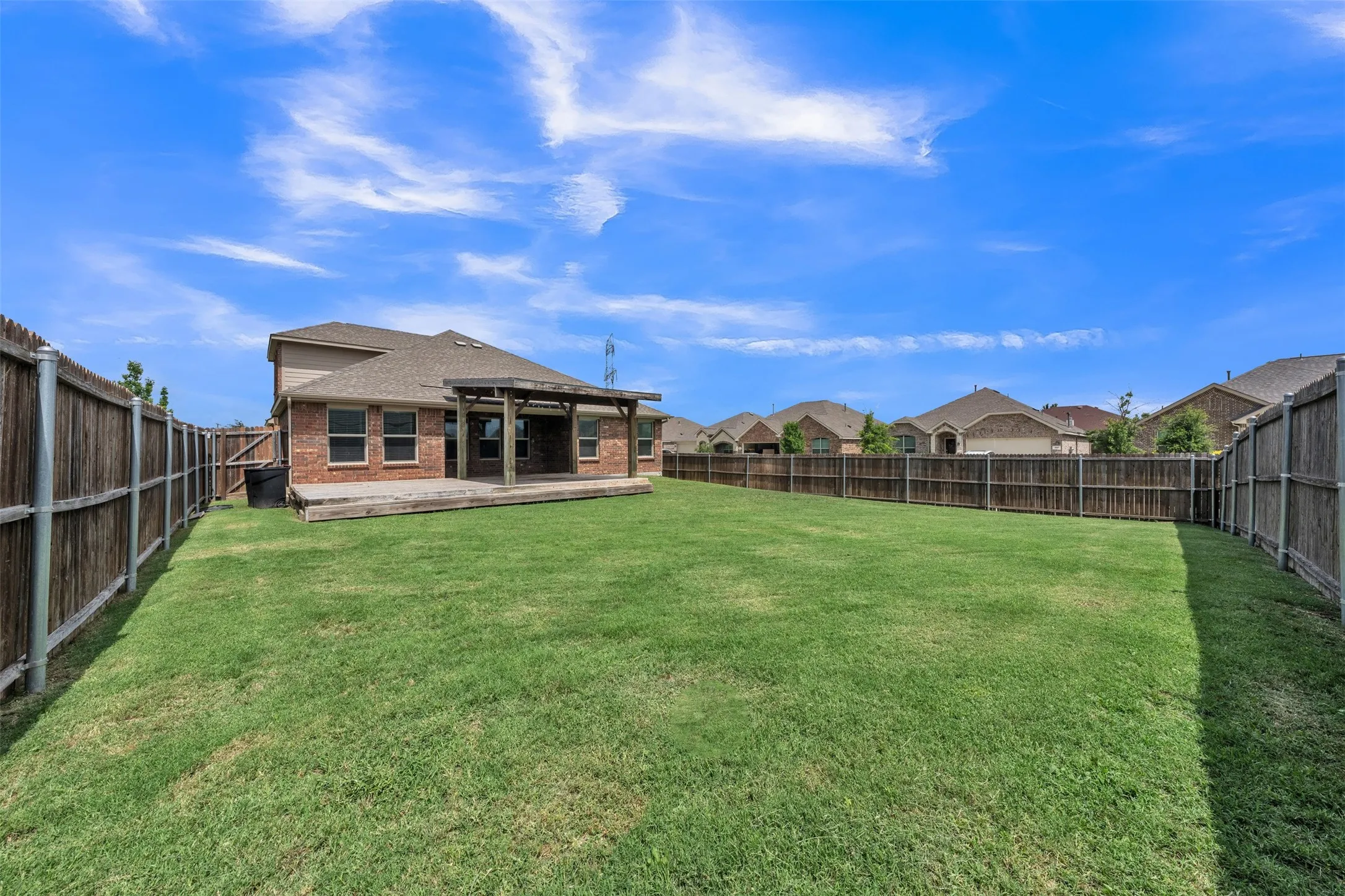 Single Family Residence For Sale in Tarrant County , 9106 Fall Creek Court, Arlington, Texas 76002, 4 Bedroom, 3 Bathroom, 2 Garage spaces, 2,234 Sqft, built in 2019, mls#21291464, Real Estate Agent in Arlington, Homes For Sale in Tarrant county, Homes For Sale in Arlington, Realtor in Arlington Texas, Real Estate Brokerage Independent Realty Texas, Luminita Cordes Realtor