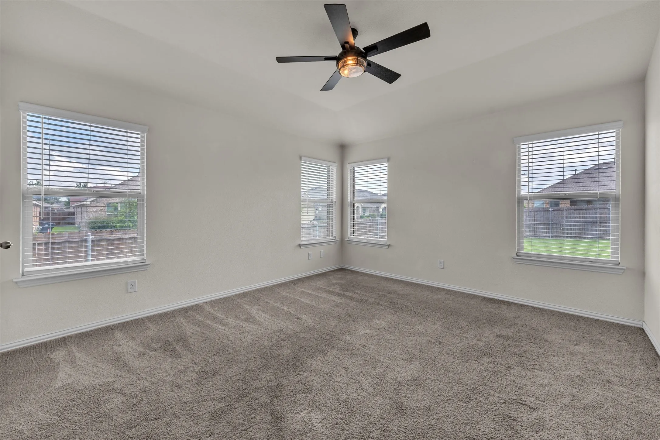 Single Family Residence For Sale in Tarrant County , 9106 Fall Creek Court, Arlington, Texas 76002, 4 Bedroom, 3 Bathroom, 2 Garage spaces, 2,234 Sqft, built in 2019, mls#21291464, Real Estate Agent in Arlington, Homes For Sale in Tarrant county, Homes For Sale in Arlington, Realtor in Arlington Texas, Real Estate Brokerage Independent Realty Texas, Luminita Cordes Realtor