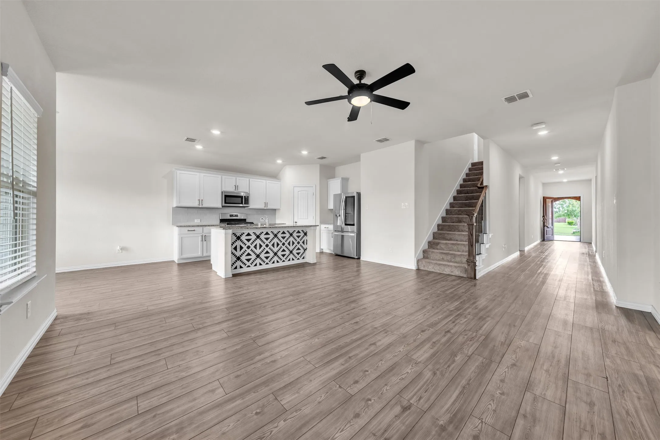 Single Family Residence For Sale in Tarrant County , 9106 Fall Creek Court, Arlington, Texas 76002, 4 Bedroom, 3 Bathroom, 2 Garage spaces, 2,234 Sqft, built in 2019, mls#21291464, Real Estate Agent in Arlington, Homes For Sale in Tarrant county, Homes For Sale in Arlington, Realtor in Arlington Texas, Real Estate Brokerage Independent Realty Texas, Luminita Cordes Realtor