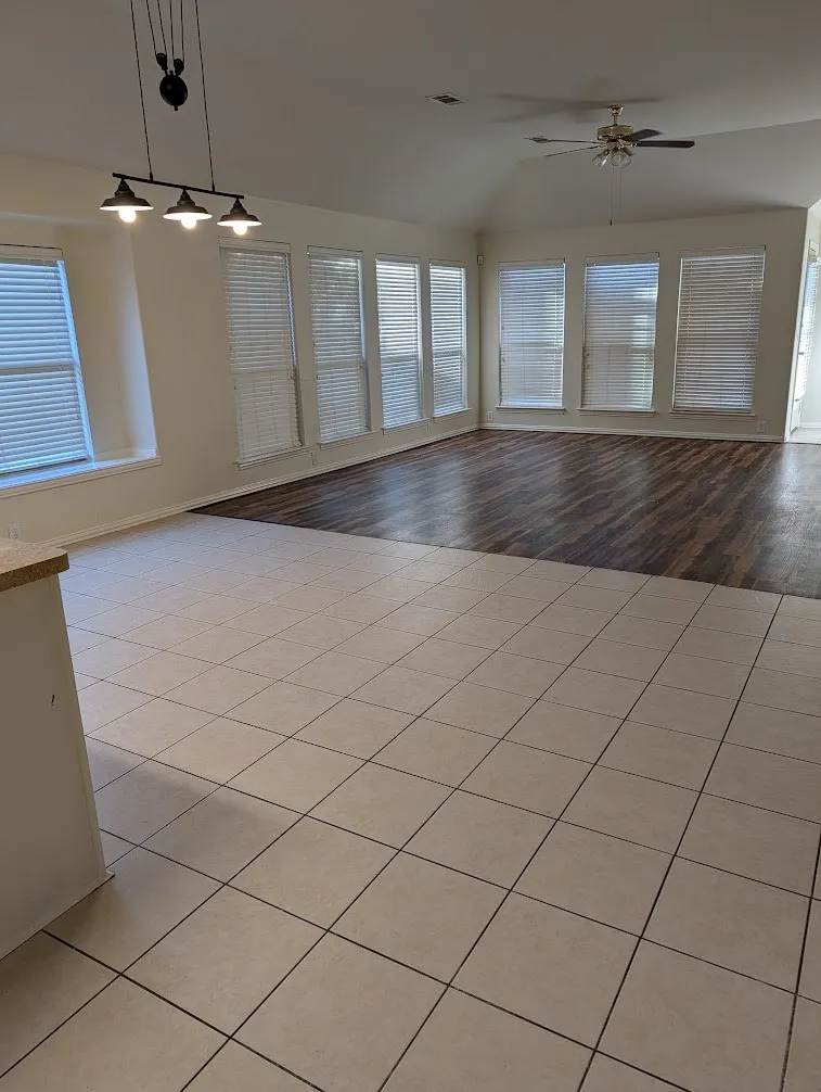 Single Family Residence For Rent in Denton County , 2409 Deerwood Drive, Little Elm, Texas 75068, 4 Bedroom, 2 Bathroom, 2 Garage spaces, 2,044 Sqft, built in 2006, mls#21293883, Real Estate Agent in Little Elm, Homes For Rent in Denton county, Homes For Rent in Little Elm, Realtor in Little Elm Texas, Real Estate Brokerage Independent Realty Texas, Luminita Cordes Realtor
