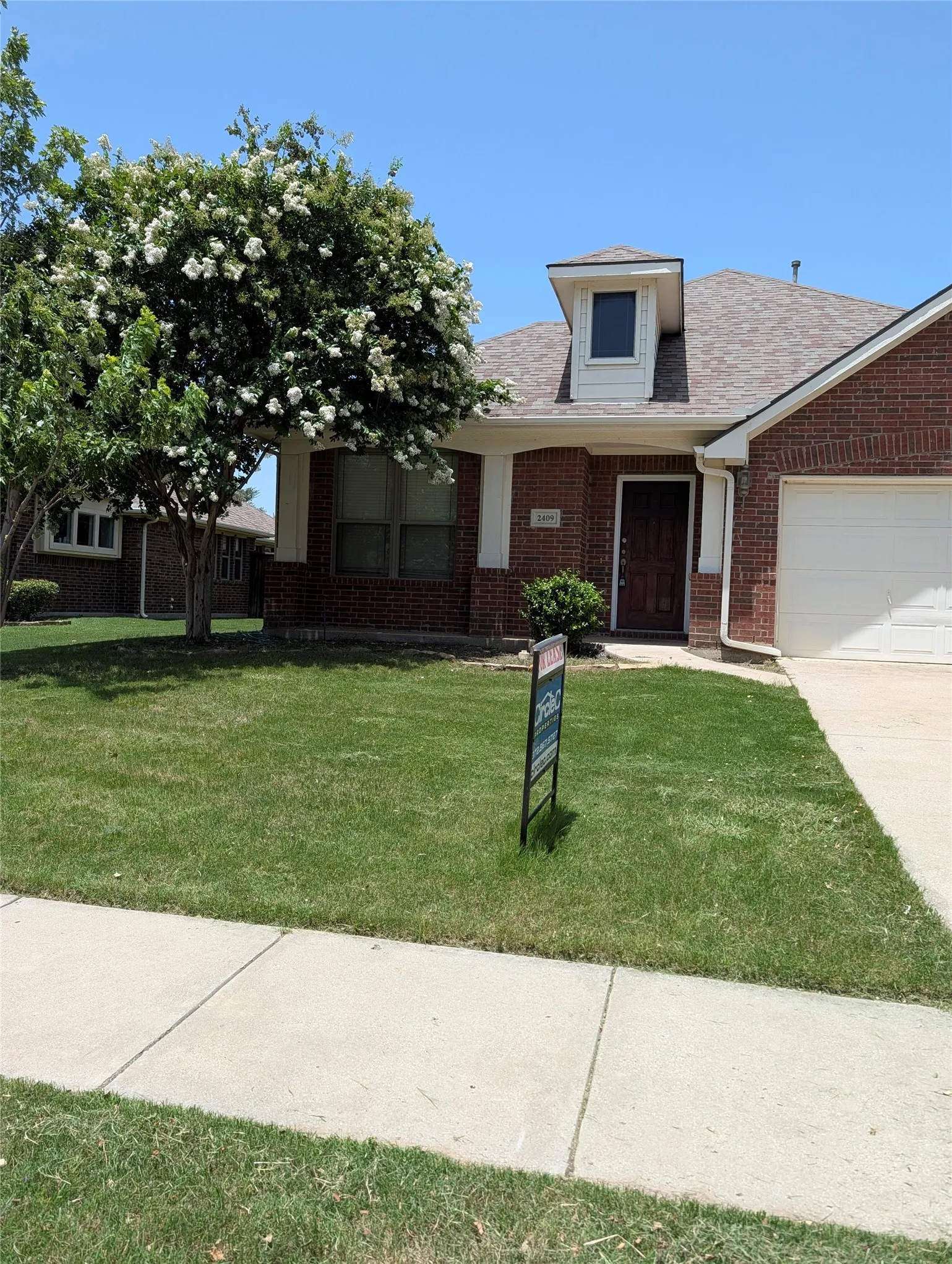 Single Family Residence For Rent in Denton County , 2409 Deerwood Drive, Little Elm, Texas 75068, 4 Bedroom, 2 Bathroom, 2 Garage spaces, 2,044 Sqft, built in 2006, mls#21293883, Real Estate Agent in Little Elm, Homes For Rent in Denton county, Homes For Rent in Little Elm, Realtor in Little Elm Texas, Real Estate Brokerage Independent Realty Texas, Luminita Cordes Realtor