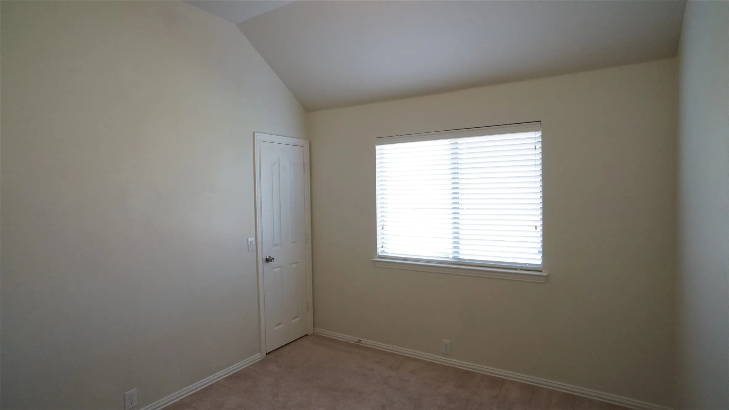 Single Family Residence For Rent in Denton County , 2409 Deerwood Drive, Little Elm, Texas 75068, 4 Bedroom, 2 Bathroom, 2 Garage spaces, 2,044 Sqft, built in 2006, mls#21293883, Real Estate Agent in Little Elm, Homes For Rent in Denton county, Homes For Rent in Little Elm, Realtor in Little Elm Texas, Real Estate Brokerage Independent Realty Texas, Luminita Cordes Realtor