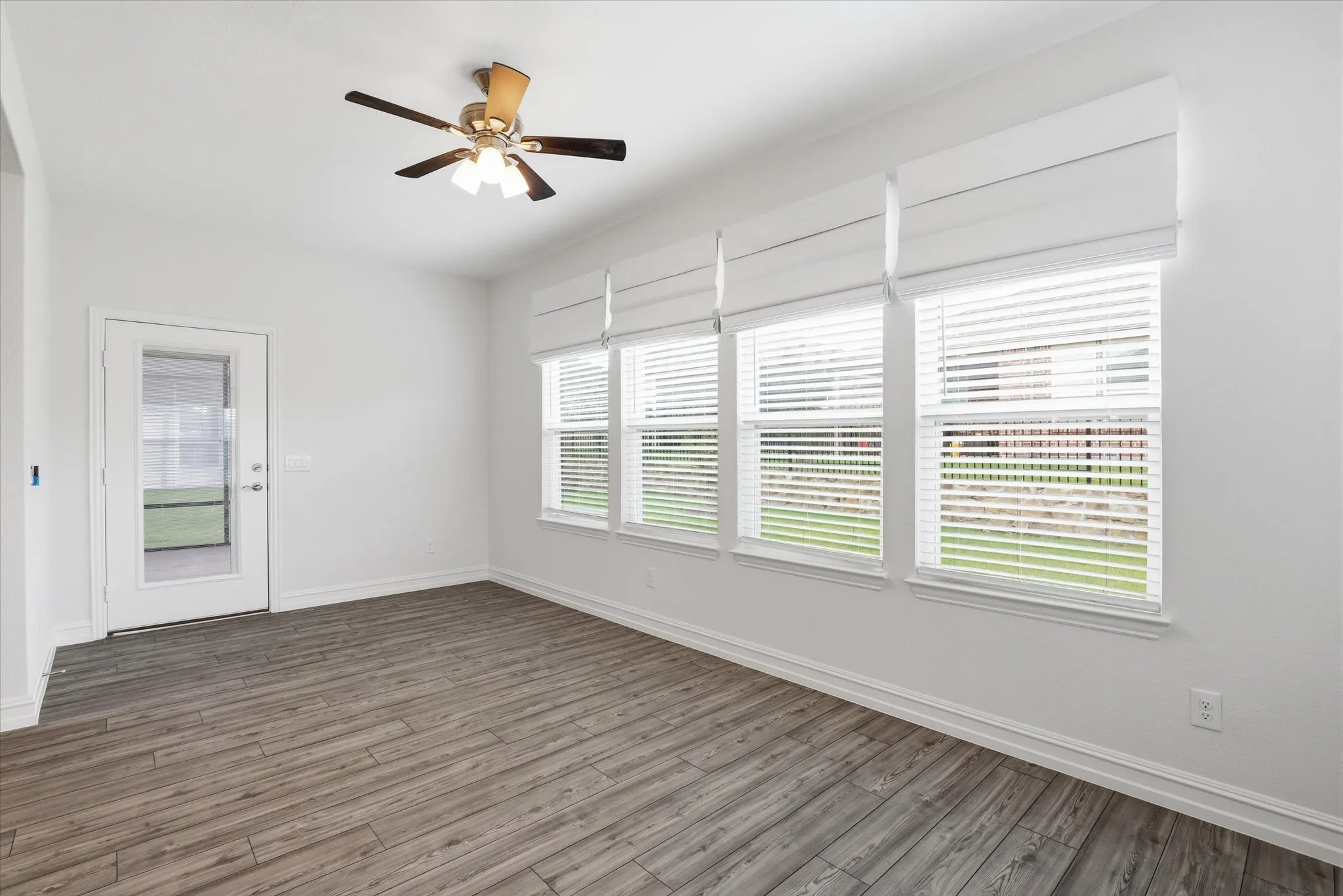 Single Family Residence For Sale in Denton County , 1112 Cornerstone Drive, Little Elm, Texas 76227, 3 Bedroom, 3 Bathroom, 2 Garage spaces, 2,809 Sqft, built in 2023, mls#21293872, Real Estate Agent in Little Elm, Homes For Sale in Denton county, Homes For Sale in Little Elm, Realtor in Little Elm Texas, Real Estate Brokerage Independent Realty Texas, Luminita Cordes Realtor