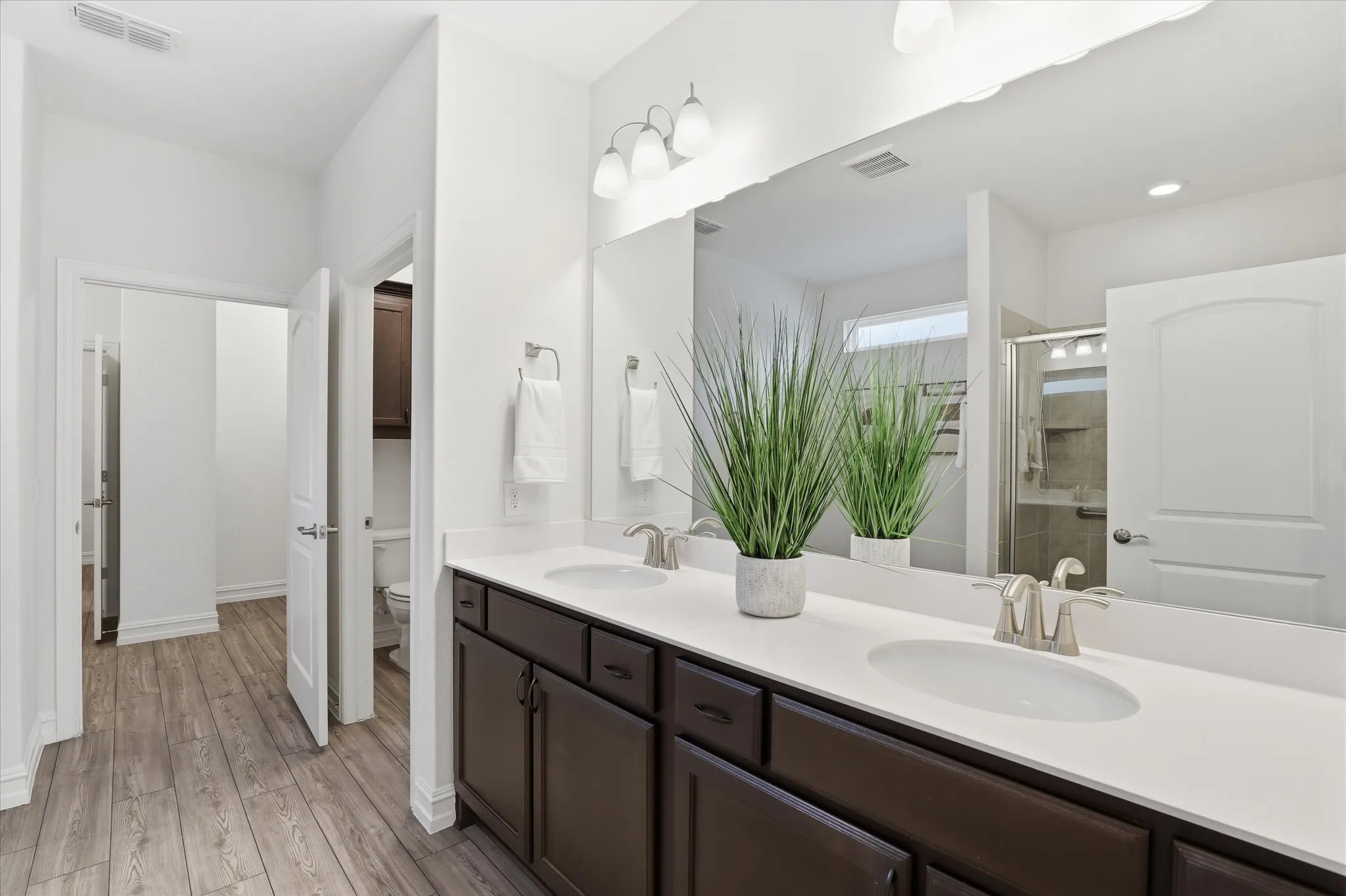 Single Family Residence For Sale in Denton County , 1112 Cornerstone Drive, Little Elm, Texas 76227, 3 Bedroom, 3 Bathroom, 2 Garage spaces, 2,809 Sqft, built in 2023, mls#21293872, Real Estate Agent in Little Elm, Homes For Sale in Denton county, Homes For Sale in Little Elm, Realtor in Little Elm Texas, Real Estate Brokerage Independent Realty Texas, Luminita Cordes Realtor