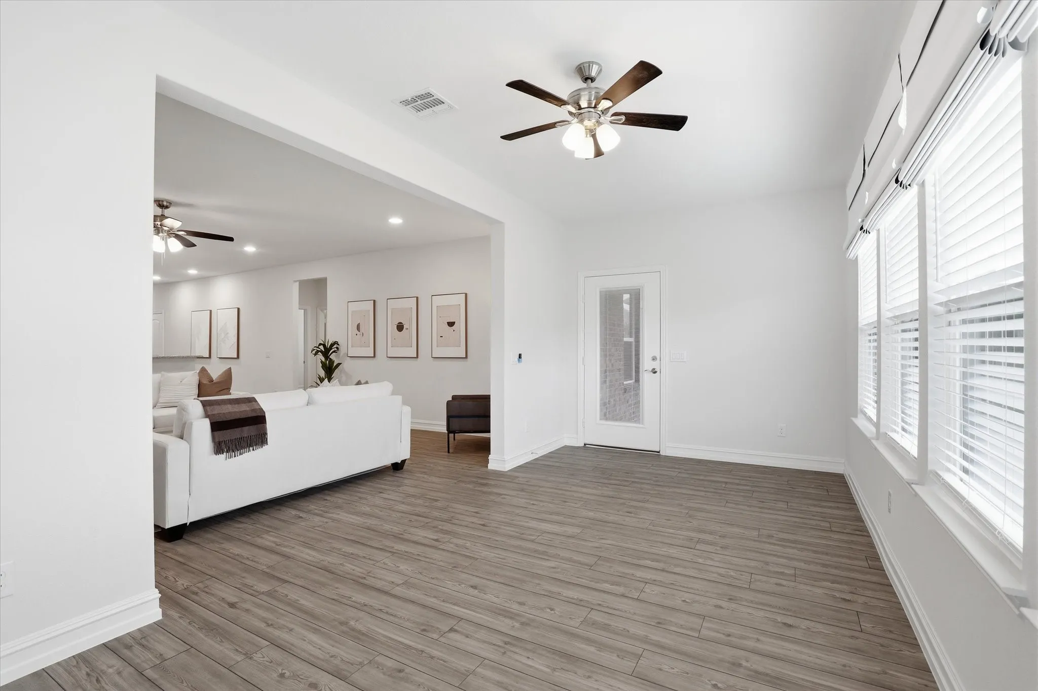 Single Family Residence For Sale in Denton County , 1112 Cornerstone Drive, Little Elm, Texas 76227, 3 Bedroom, 3 Bathroom, 2 Garage spaces, 2,809 Sqft, built in 2023, mls#21293872, Real Estate Agent in Little Elm, Homes For Sale in Denton county, Homes For Sale in Little Elm, Realtor in Little Elm Texas, Real Estate Brokerage Independent Realty Texas, Luminita Cordes Realtor