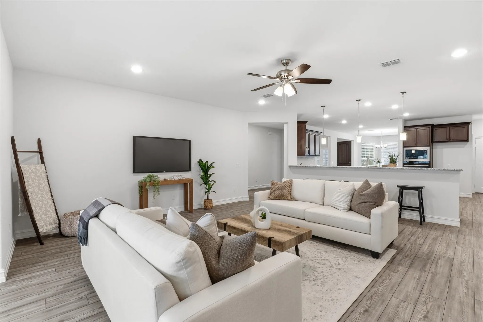 Single Family Residence For Sale in Denton County , 1112 Cornerstone Drive, Little Elm, Texas 76227, 3 Bedroom, 3 Bathroom, 2 Garage spaces, 2,809 Sqft, built in 2023, mls#21293872, Real Estate Agent in Little Elm, Homes For Sale in Denton county, Homes For Sale in Little Elm, Realtor in Little Elm Texas, Real Estate Brokerage Independent Realty Texas, Luminita Cordes Realtor