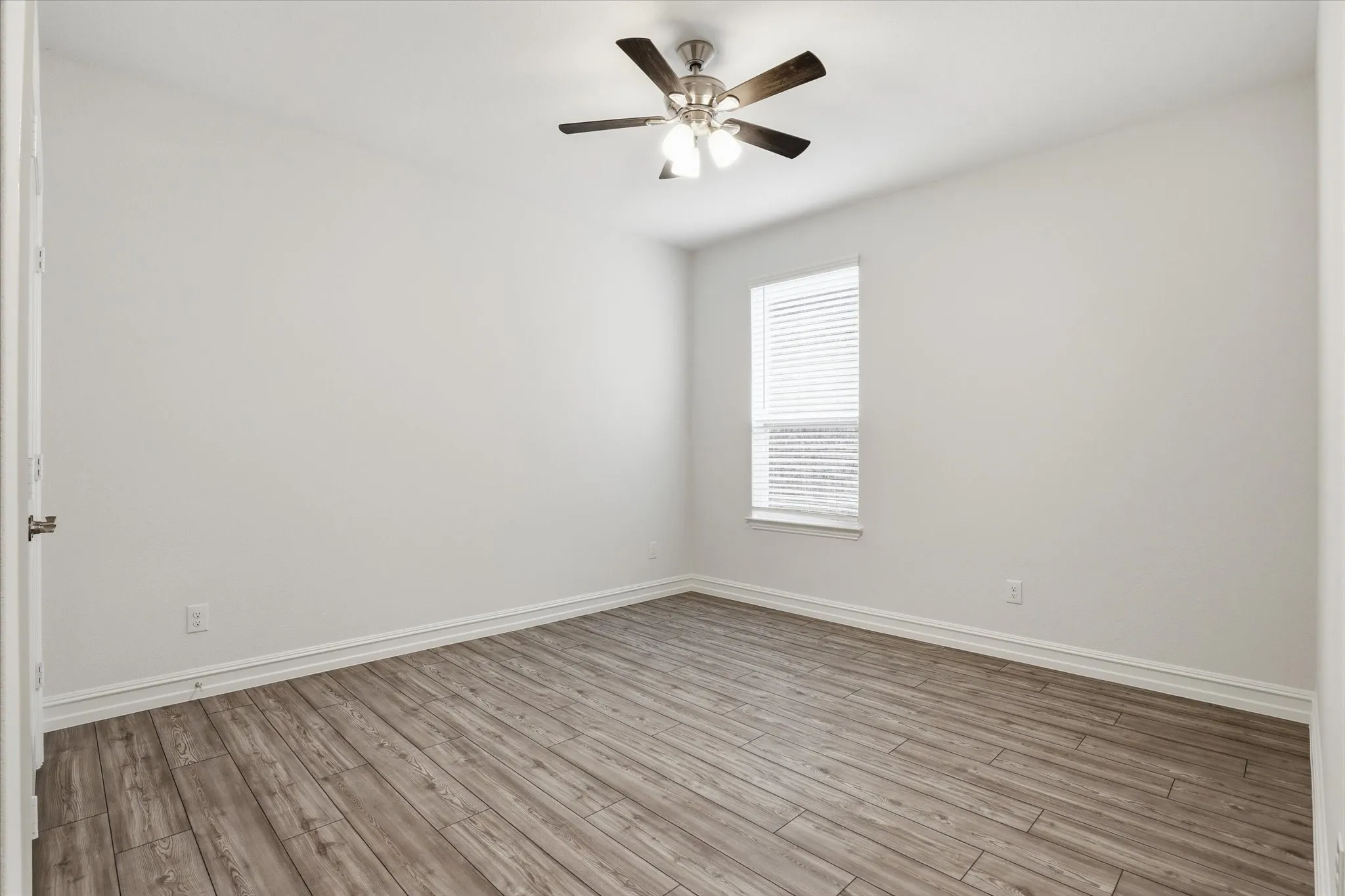 Single Family Residence For Sale in Denton County , 1112 Cornerstone Drive, Little Elm, Texas 76227, 3 Bedroom, 3 Bathroom, 2 Garage spaces, 2,809 Sqft, built in 2023, mls#21293872, Real Estate Agent in Little Elm, Homes For Sale in Denton county, Homes For Sale in Little Elm, Realtor in Little Elm Texas, Real Estate Brokerage Independent Realty Texas, Luminita Cordes Realtor