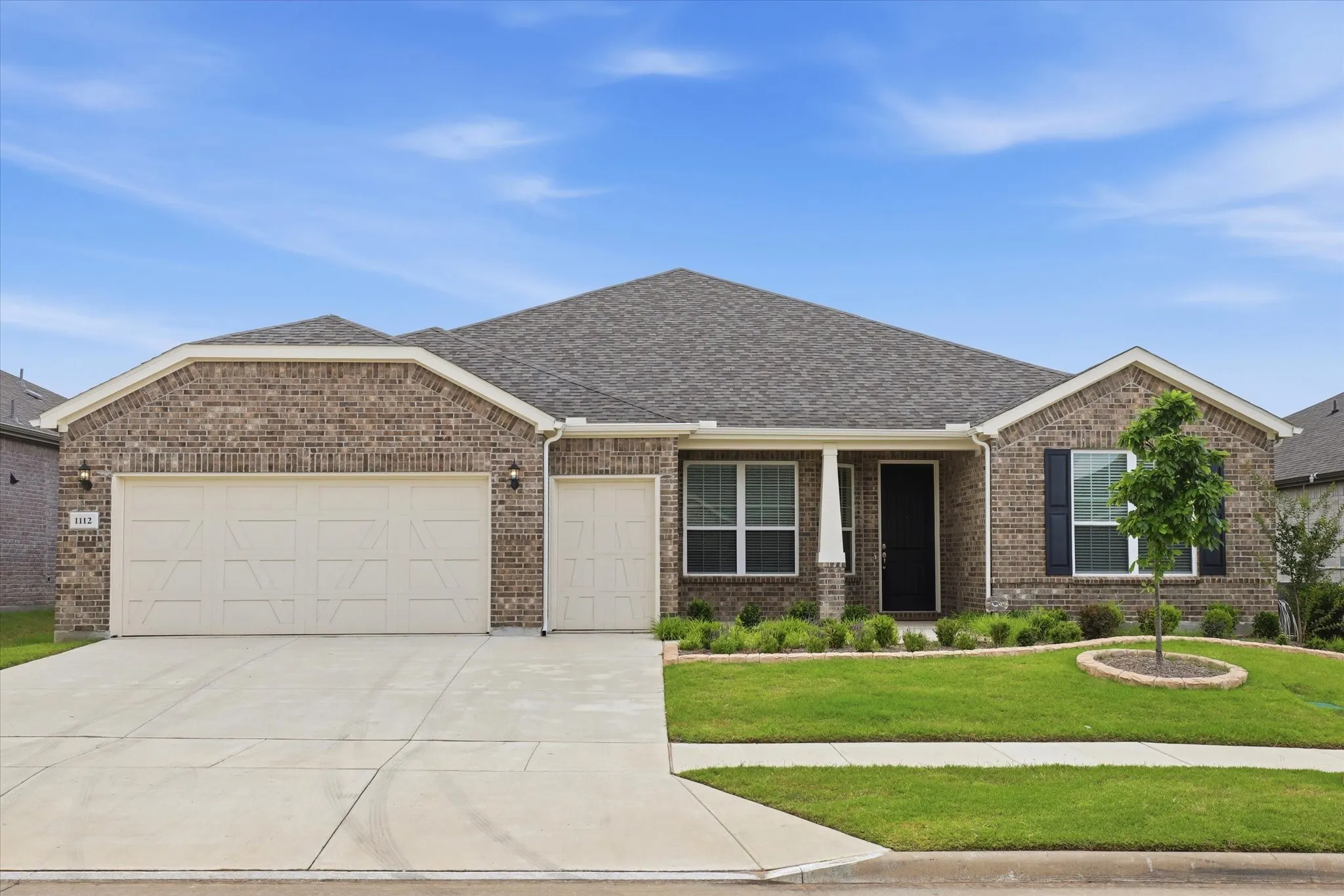Single Family Residence For Sale in Denton County , 1112 Cornerstone Drive, Little Elm, Texas 76227, 3 Bedroom, 3 Bathroom, 2 Garage spaces, 2,809 Sqft, built in 2023, mls#21293872, Real Estate Agent in Little Elm, Homes For Sale in Denton county, Homes For Sale in Little Elm, Realtor in Little Elm Texas, Real Estate Brokerage Independent Realty Texas, Luminita Cordes Realtor