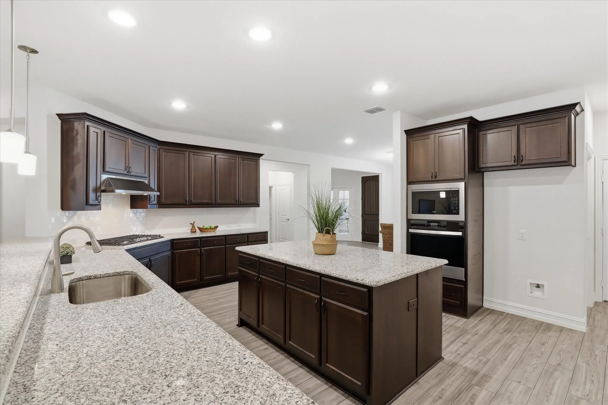 Single Family Residence For Sale in Denton County , 1112 Cornerstone Drive, Little Elm, Texas 76227, 3 Bedroom, 3 Bathroom, 2 Garage spaces, 2,809 Sqft, built in 2023, mls#21293872, Real Estate Agent in Little Elm, Homes For Sale in Denton county, Homes For Sale in Little Elm, Realtor in Little Elm Texas, Real Estate Brokerage Independent Realty Texas, Luminita Cordes Realtor