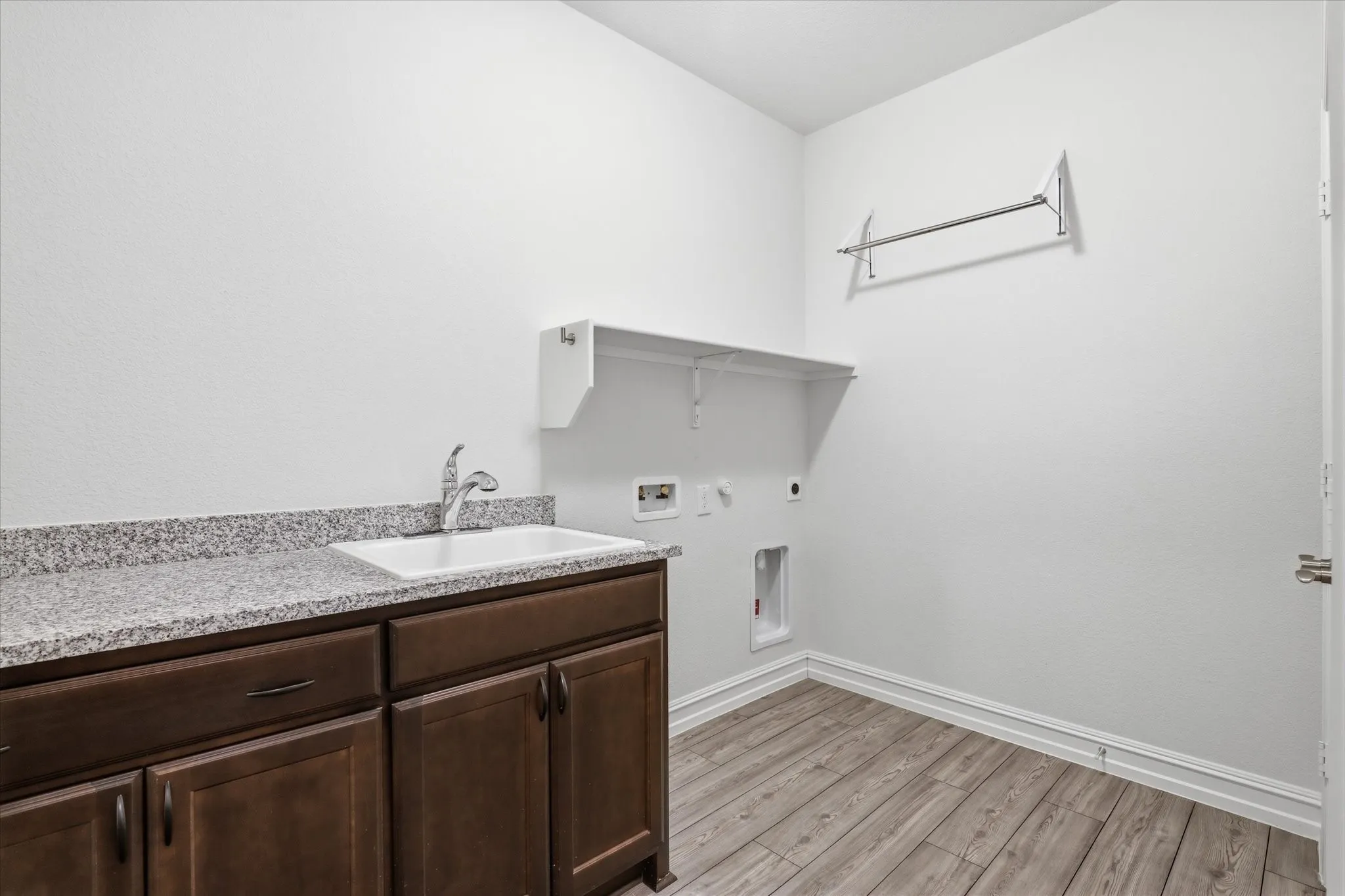Single Family Residence For Sale in Denton County , 1112 Cornerstone Drive, Little Elm, Texas 76227, 3 Bedroom, 3 Bathroom, 2 Garage spaces, 2,809 Sqft, built in 2023, mls#21293872, Real Estate Agent in Little Elm, Homes For Sale in Denton county, Homes For Sale in Little Elm, Realtor in Little Elm Texas, Real Estate Brokerage Independent Realty Texas, Luminita Cordes Realtor