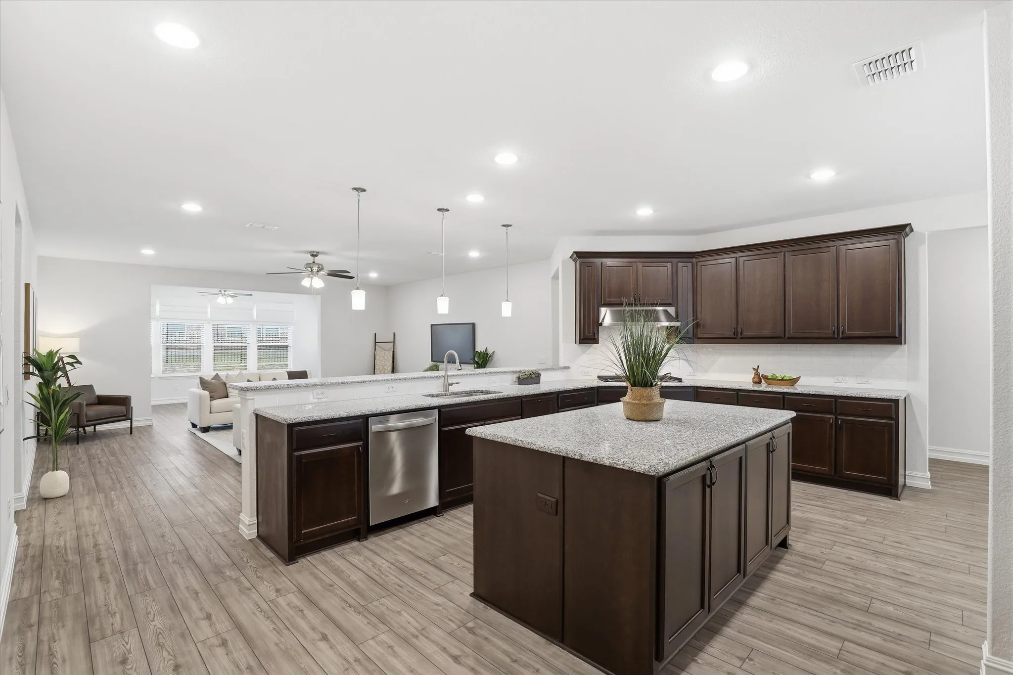Single Family Residence For Sale in Denton County , 1112 Cornerstone Drive, Little Elm, Texas 76227, 3 Bedroom, 3 Bathroom, 2 Garage spaces, 2,809 Sqft, built in 2023, mls#21293872, Real Estate Agent in Little Elm, Homes For Sale in Denton county, Homes For Sale in Little Elm, Realtor in Little Elm Texas, Real Estate Brokerage Independent Realty Texas, Luminita Cordes Realtor