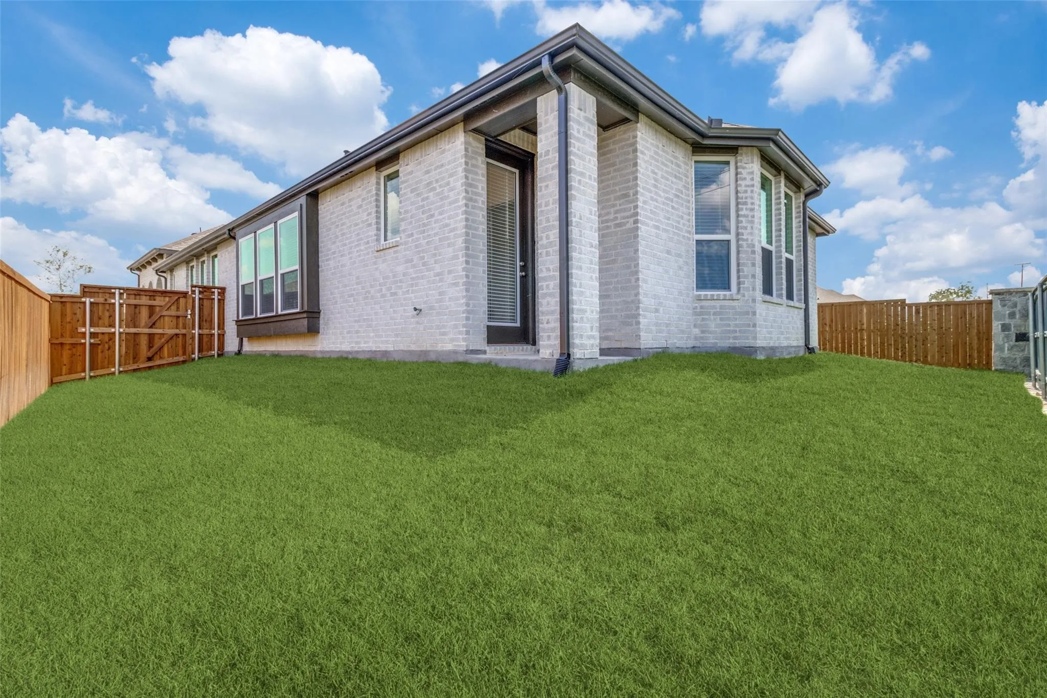 Single Family Residence For Rent in Grayson County , 1249 Newport Street, Sherman, Texas 75090, 3 Bedroom, 2 Bathroom, 2 Garage spaces, 1,618 Sqft, built in 2024, mls#21272329, Real Estate Agent in Sherman, Homes For Rent in Grayson county, Homes For Rent in Sherman, Realtor in Sherman Texas, Real Estate Brokerage Independent Realty Texas, Luminita Cordes Realtor