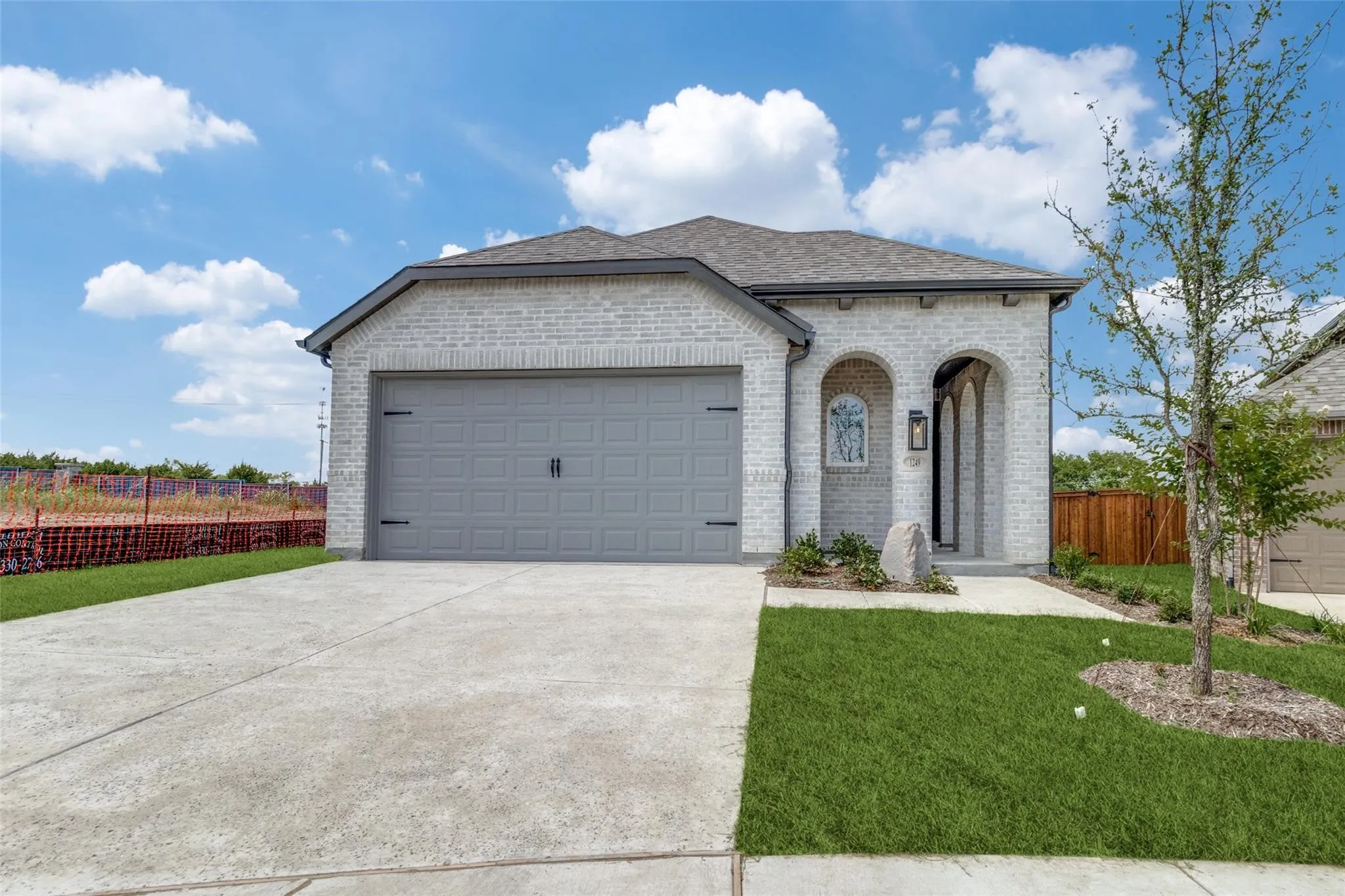 Single Family Residence For Rent in Grayson County , 1249 Newport Street, Sherman, Texas 75090, 3 Bedroom, 2 Bathroom, 2 Garage spaces, 1,618 Sqft, built in 2024, mls#21272329, Real Estate Agent in Sherman, Homes For Rent in Grayson county, Homes For Rent in Sherman, Realtor in Sherman Texas, Real Estate Brokerage Independent Realty Texas, Luminita Cordes Realtor