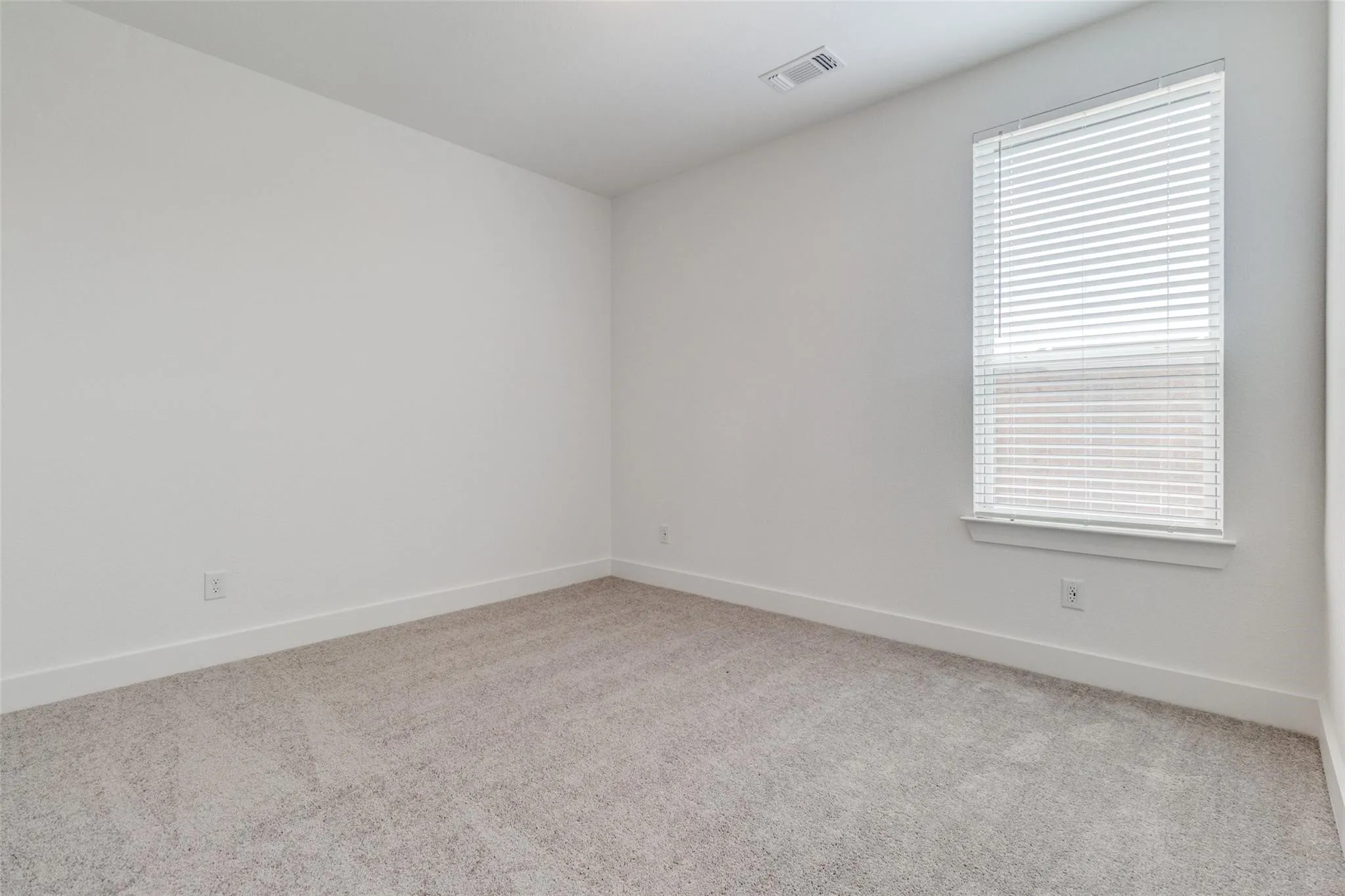 Single Family Residence For Rent in Grayson County , 1249 Newport Street, Sherman, Texas 75090, 3 Bedroom, 2 Bathroom, 2 Garage spaces, 1,618 Sqft, built in 2024, mls#21272329, Real Estate Agent in Sherman, Homes For Rent in Grayson county, Homes For Rent in Sherman, Realtor in Sherman Texas, Real Estate Brokerage Independent Realty Texas, Luminita Cordes Realtor
