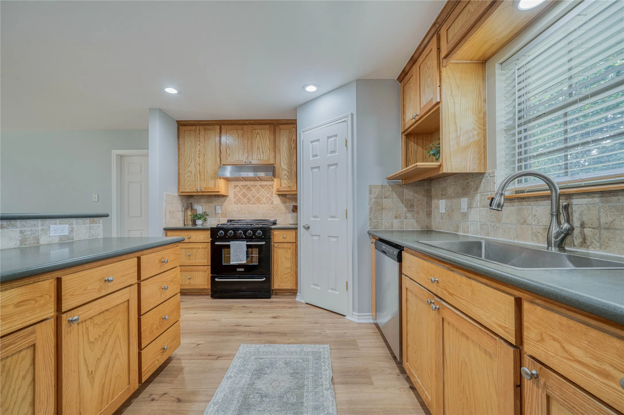 Single Family Residence For Sale in Upshur County , 1092 FM 1002 N, Winnsboro, Texas 75494, 4 Bedroom, 2 Bathroom, Garage spaces, 1,969 Sqft, built in 2007, mls#21292160, Real Estate Agent in Winnsboro, Homes For Sale in Upshur county, Homes For Sale in Winnsboro, Realtor in Winnsboro Texas, Real Estate Brokerage Independent Realty Texas, Luminita Cordes Realtor