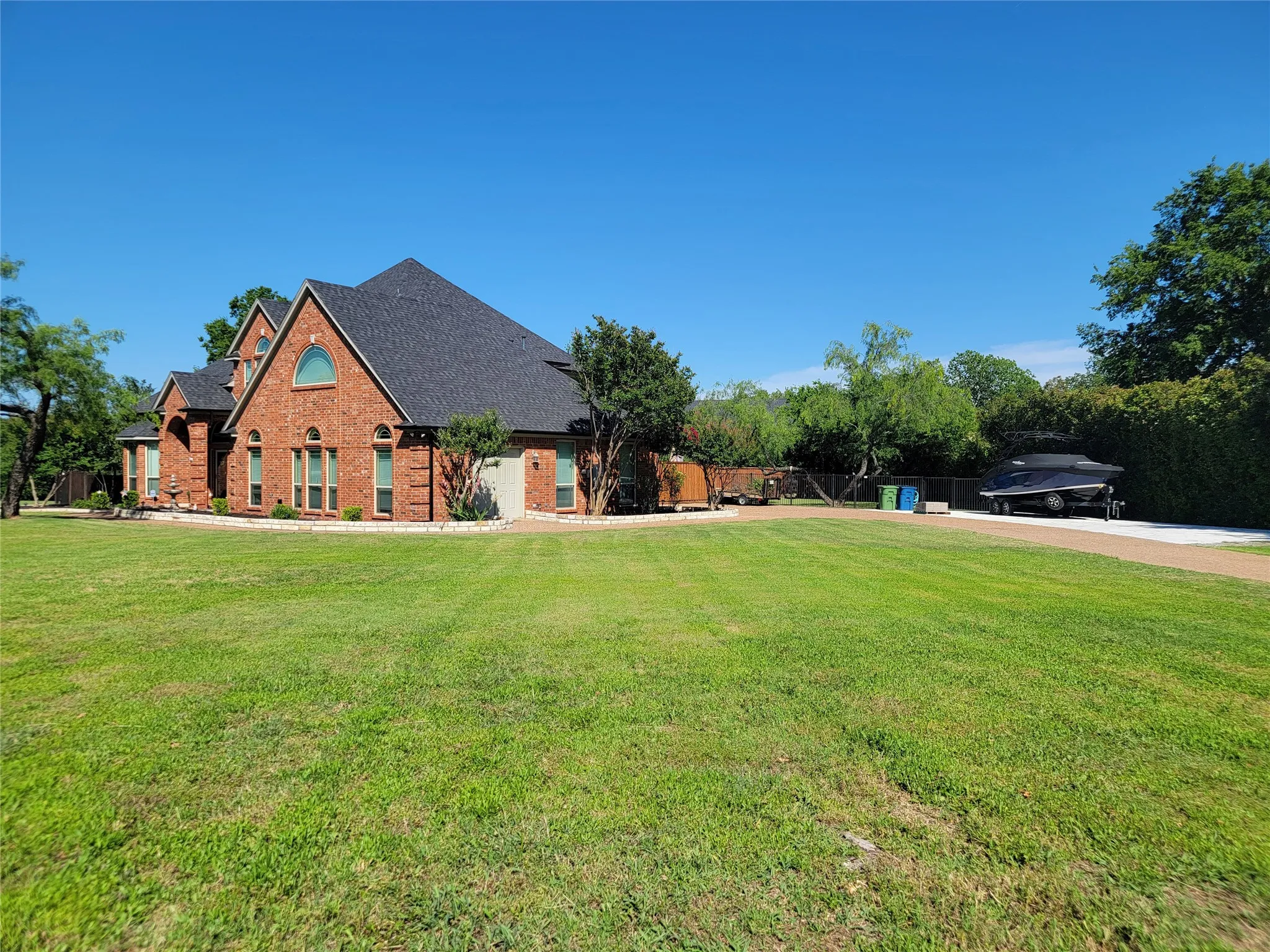 Single Family Residence For Sale in Denton County , 4016 Bordeaux Circle, Flower Mound, Texas 75022, 4 Bedroom, 4 Bathroom, 2 Garage spaces, 3,373 Sqft, built in 1993, mls#21293913, Real Estate Agent in Flower Mound, Homes For Sale in Denton county, Homes For Sale in Flower Mound, Realtor in Flower Mound Texas, Real Estate Brokerage Independent Realty Texas, Luminita Cordes Realtor
