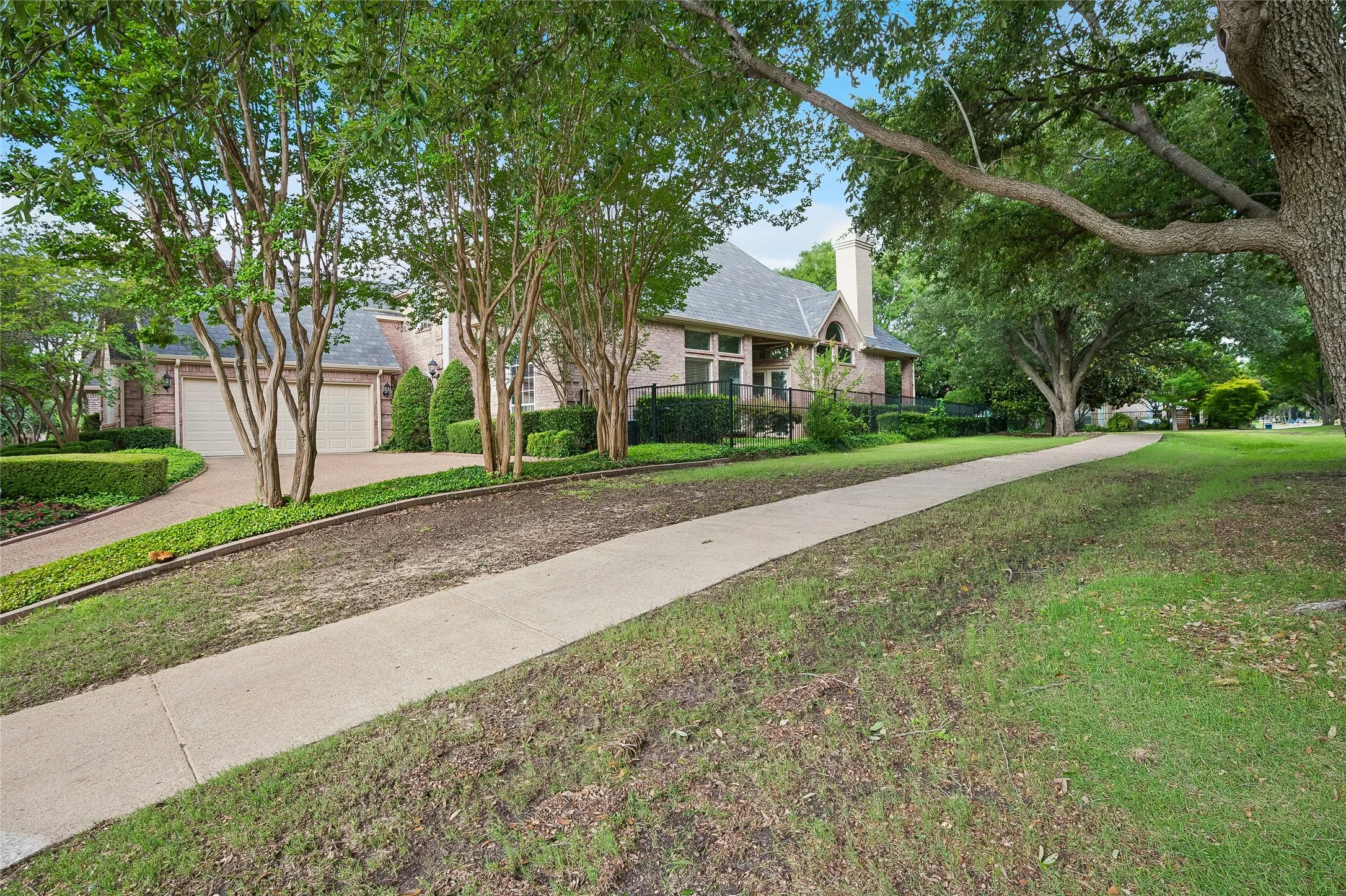 Single Family Residence For Sale in Tarrant County , 622 Regency Crossing, Southlake, Texas 76092, 3 Bedroom, 3 Bathroom, 2 Garage spaces, 3,225 Sqft, built in 1997, mls#21214016, Real Estate Agent in Southlake, Homes For Sale in Tarrant county, Homes For Sale in Southlake, Realtor in Southlake Texas, Real Estate Brokerage Independent Realty Texas, Luminita Cordes Realtor