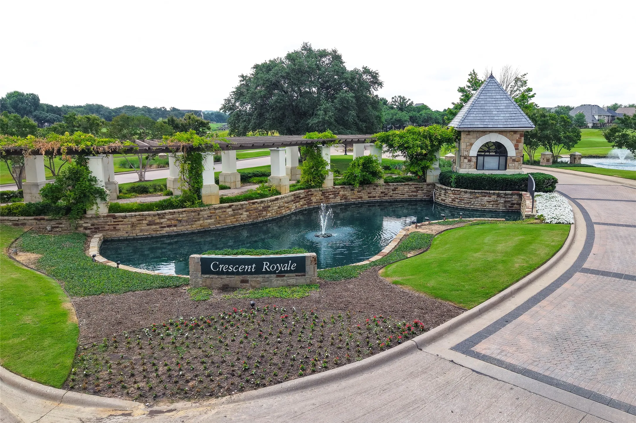 Single Family Residence For Sale in Tarrant County , 622 Regency Crossing, Southlake, Texas 76092, 3 Bedroom, 3 Bathroom, 2 Garage spaces, 3,225 Sqft, built in 1997, mls#21214016, Real Estate Agent in Southlake, Homes For Sale in Tarrant county, Homes For Sale in Southlake, Realtor in Southlake Texas, Real Estate Brokerage Independent Realty Texas, Luminita Cordes Realtor