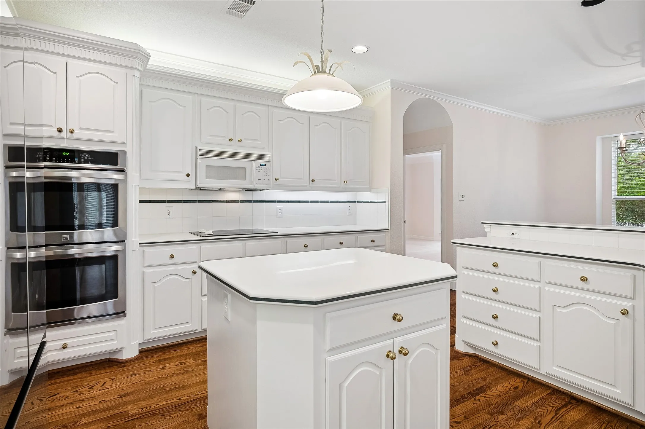 Single Family Residence For Sale in Tarrant County , 622 Regency Crossing, Southlake, Texas 76092, 3 Bedroom, 3 Bathroom, 2 Garage spaces, 3,225 Sqft, built in 1997, mls#21214016, Real Estate Agent in Southlake, Homes For Sale in Tarrant county, Homes For Sale in Southlake, Realtor in Southlake Texas, Real Estate Brokerage Independent Realty Texas, Luminita Cordes Realtor