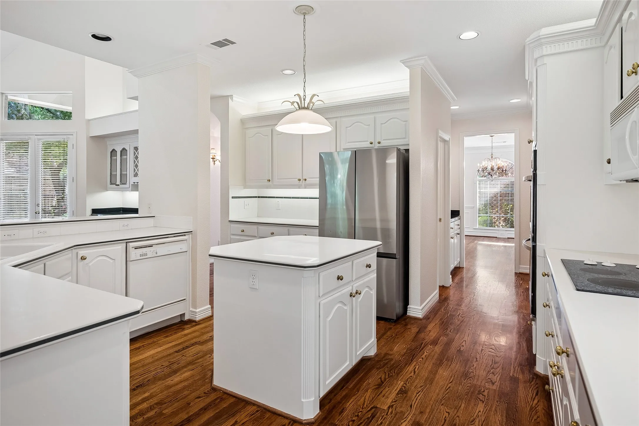 Single Family Residence For Sale in Tarrant County , 622 Regency Crossing, Southlake, Texas 76092, 3 Bedroom, 3 Bathroom, 2 Garage spaces, 3,225 Sqft, built in 1997, mls#21214016, Real Estate Agent in Southlake, Homes For Sale in Tarrant county, Homes For Sale in Southlake, Realtor in Southlake Texas, Real Estate Brokerage Independent Realty Texas, Luminita Cordes Realtor