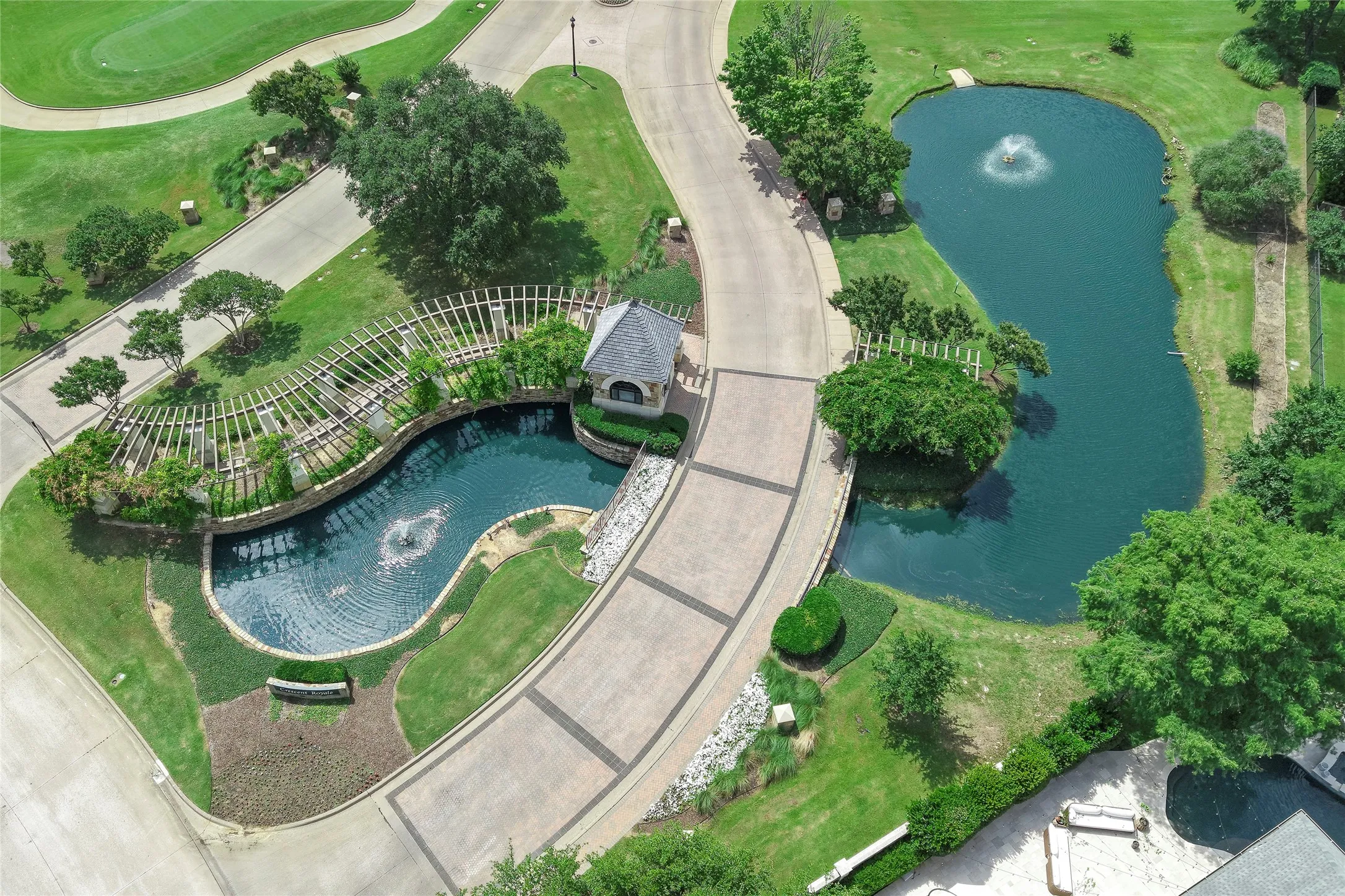 Single Family Residence For Sale in Tarrant County , 622 Regency Crossing, Southlake, Texas 76092, 3 Bedroom, 3 Bathroom, 2 Garage spaces, 3,225 Sqft, built in 1997, mls#21214016, Real Estate Agent in Southlake, Homes For Sale in Tarrant county, Homes For Sale in Southlake, Realtor in Southlake Texas, Real Estate Brokerage Independent Realty Texas, Luminita Cordes Realtor