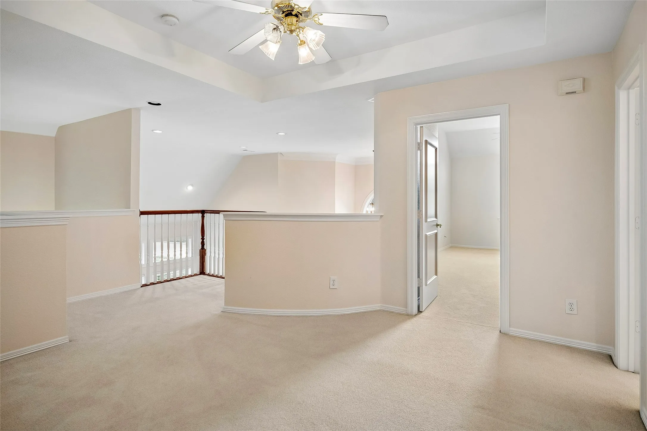 Single Family Residence For Sale in Tarrant County , 622 Regency Crossing, Southlake, Texas 76092, 3 Bedroom, 3 Bathroom, 2 Garage spaces, 3,225 Sqft, built in 1997, mls#21214016, Real Estate Agent in Southlake, Homes For Sale in Tarrant county, Homes For Sale in Southlake, Realtor in Southlake Texas, Real Estate Brokerage Independent Realty Texas, Luminita Cordes Realtor