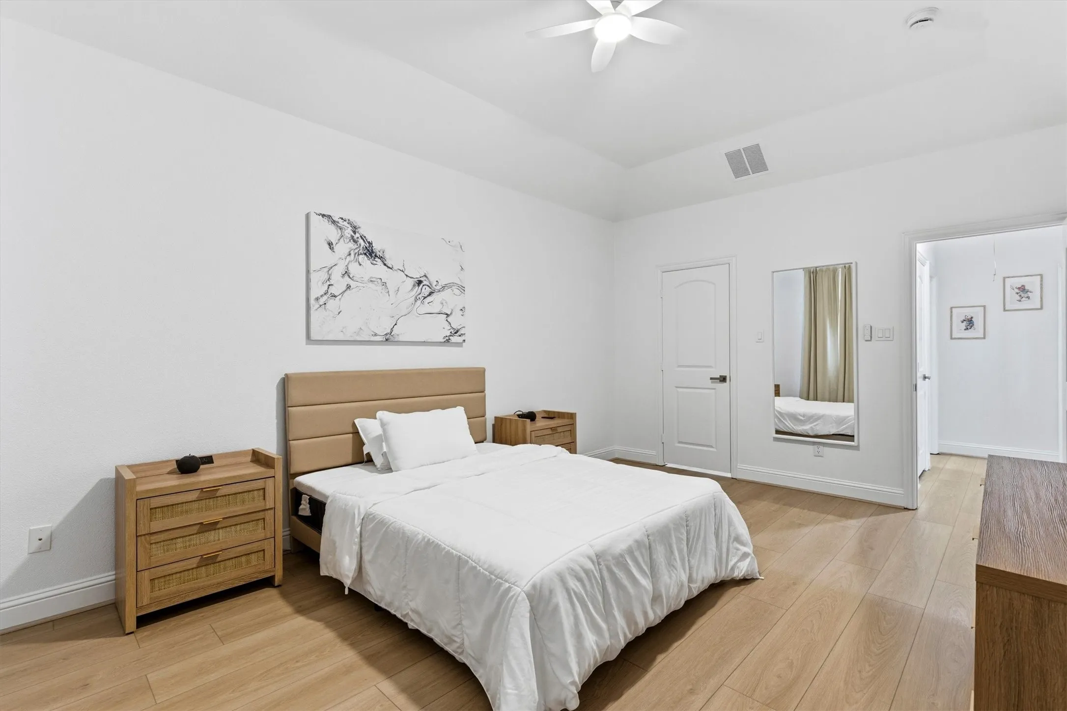 Single Family Residence For Sale in Denton County , 4311 Verde Lane, Frisco, Texas 75034, 4 Bedroom, 3 Bathroom, 2 Garage spaces, 3,371 Sqft, built in 2013, mls#21293001, Real Estate Agent in Frisco, Homes For Sale in Denton county, Homes For Sale in Frisco, Realtor in Frisco Texas, Real Estate Brokerage Independent Realty Texas, Luminita Cordes Realtor