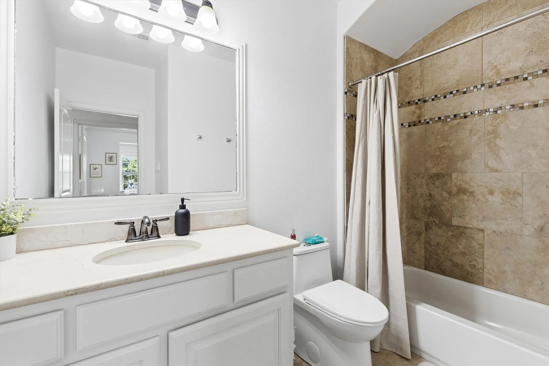 Single Family Residence For Sale in Denton County , 4311 Verde Lane, Frisco, Texas 75034, 4 Bedroom, 3 Bathroom, 2 Garage spaces, 3,371 Sqft, built in 2013, mls#21293001, Real Estate Agent in Frisco, Homes For Sale in Denton county, Homes For Sale in Frisco, Realtor in Frisco Texas, Real Estate Brokerage Independent Realty Texas, Luminita Cordes Realtor