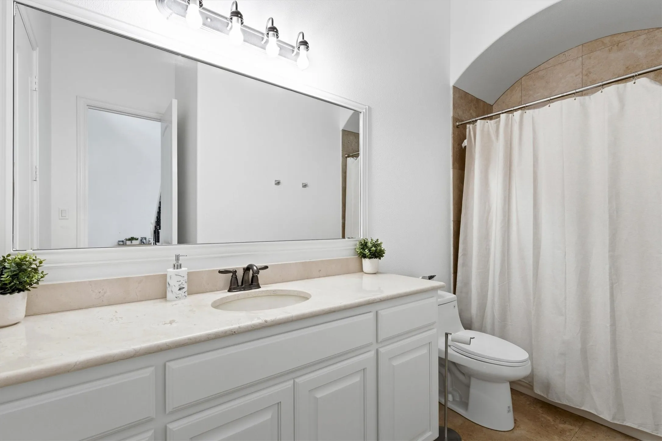Single Family Residence For Sale in Denton County , 4311 Verde Lane, Frisco, Texas 75034, 4 Bedroom, 3 Bathroom, 2 Garage spaces, 3,371 Sqft, built in 2013, mls#21293001, Real Estate Agent in Frisco, Homes For Sale in Denton county, Homes For Sale in Frisco, Realtor in Frisco Texas, Real Estate Brokerage Independent Realty Texas, Luminita Cordes Realtor