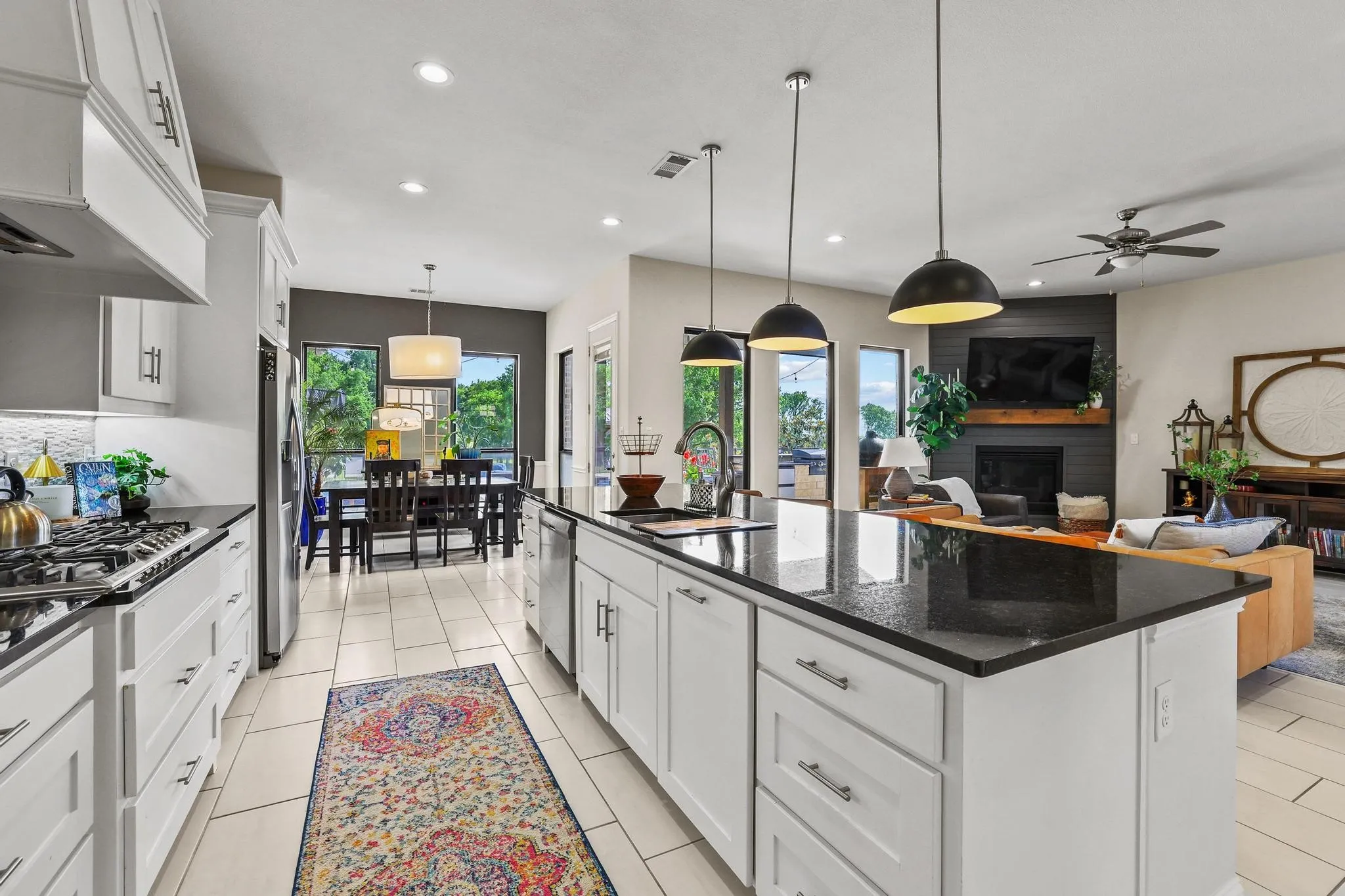 Single Family Residence For Sale in Grayson County , 107 Whispering Winds Drive, Gunter, Texas 75058, 5 Bedroom, 4 Bathroom, 3 Garage spaces, 3,642 Sqft, built in 2020, mls#21285641, Real Estate Agent in Gunter, Homes For Sale in Grayson county, Homes For Sale in Gunter, Realtor in Gunter Texas, Real Estate Brokerage Independent Realty Texas, Luminita Cordes Realtor