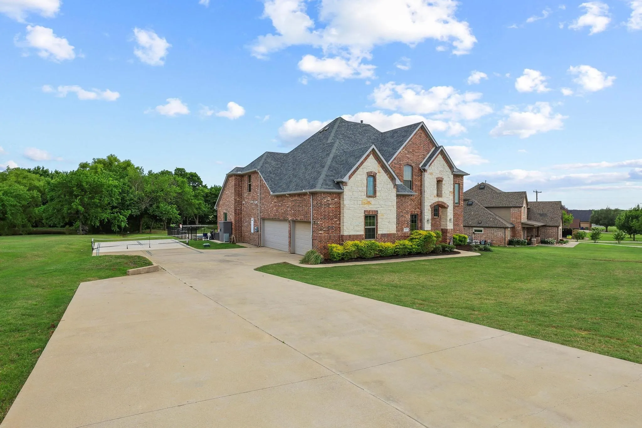 Single Family Residence For Sale in Grayson County , 107 Whispering Winds Drive, Gunter, Texas 75058, 5 Bedroom, 4 Bathroom, 3 Garage spaces, 3,642 Sqft, built in 2020, mls#21285641, Real Estate Agent in Gunter, Homes For Sale in Grayson county, Homes For Sale in Gunter, Realtor in Gunter Texas, Real Estate Brokerage Independent Realty Texas, Luminita Cordes Realtor