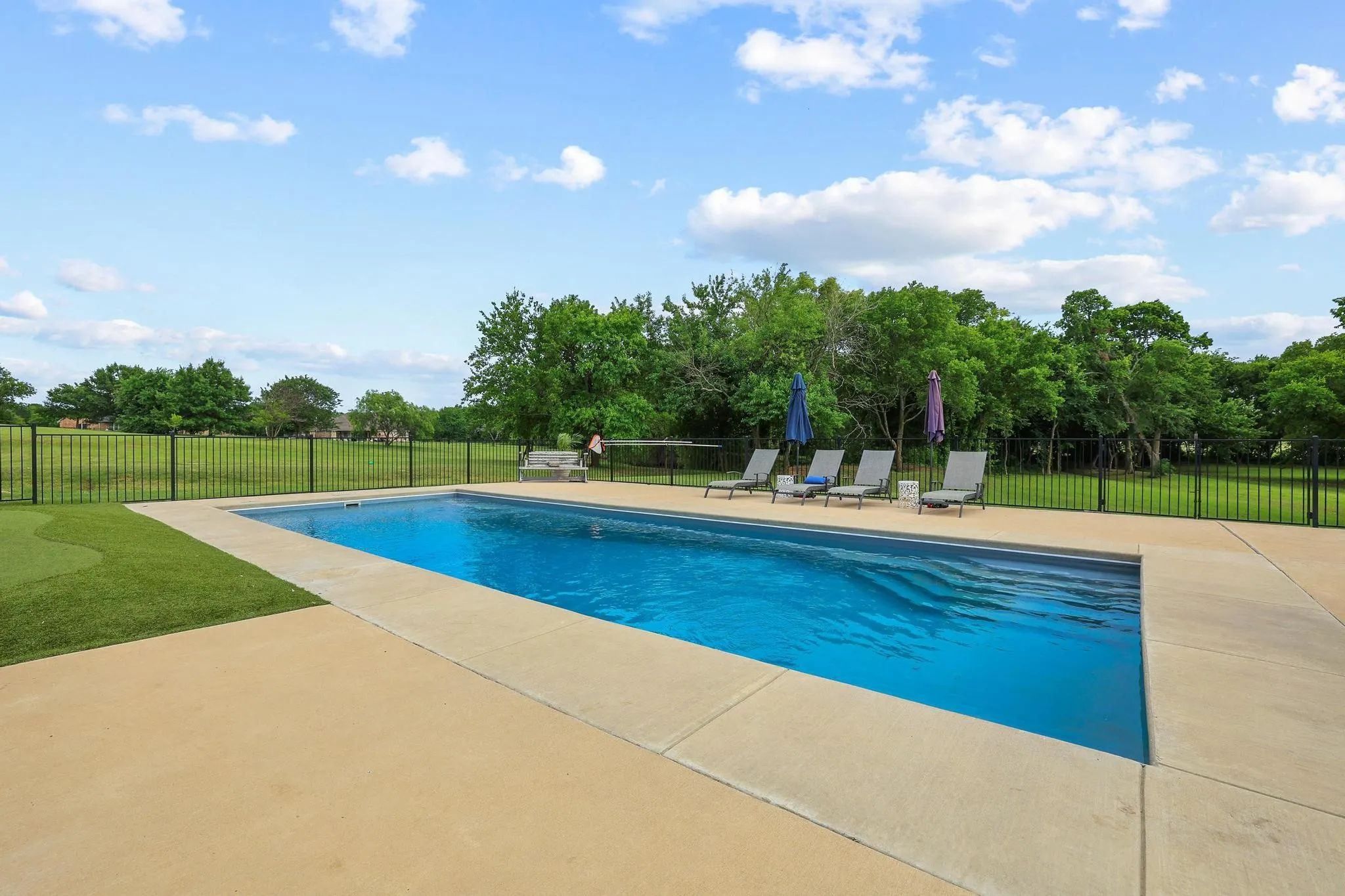 Single Family Residence For Sale in Grayson County , 107 Whispering Winds Drive, Gunter, Texas 75058, 5 Bedroom, 4 Bathroom, 3 Garage spaces, 3,642 Sqft, built in 2020, mls#21285641, Real Estate Agent in Gunter, Homes For Sale in Grayson county, Homes For Sale in Gunter, Realtor in Gunter Texas, Real Estate Brokerage Independent Realty Texas, Luminita Cordes Realtor
