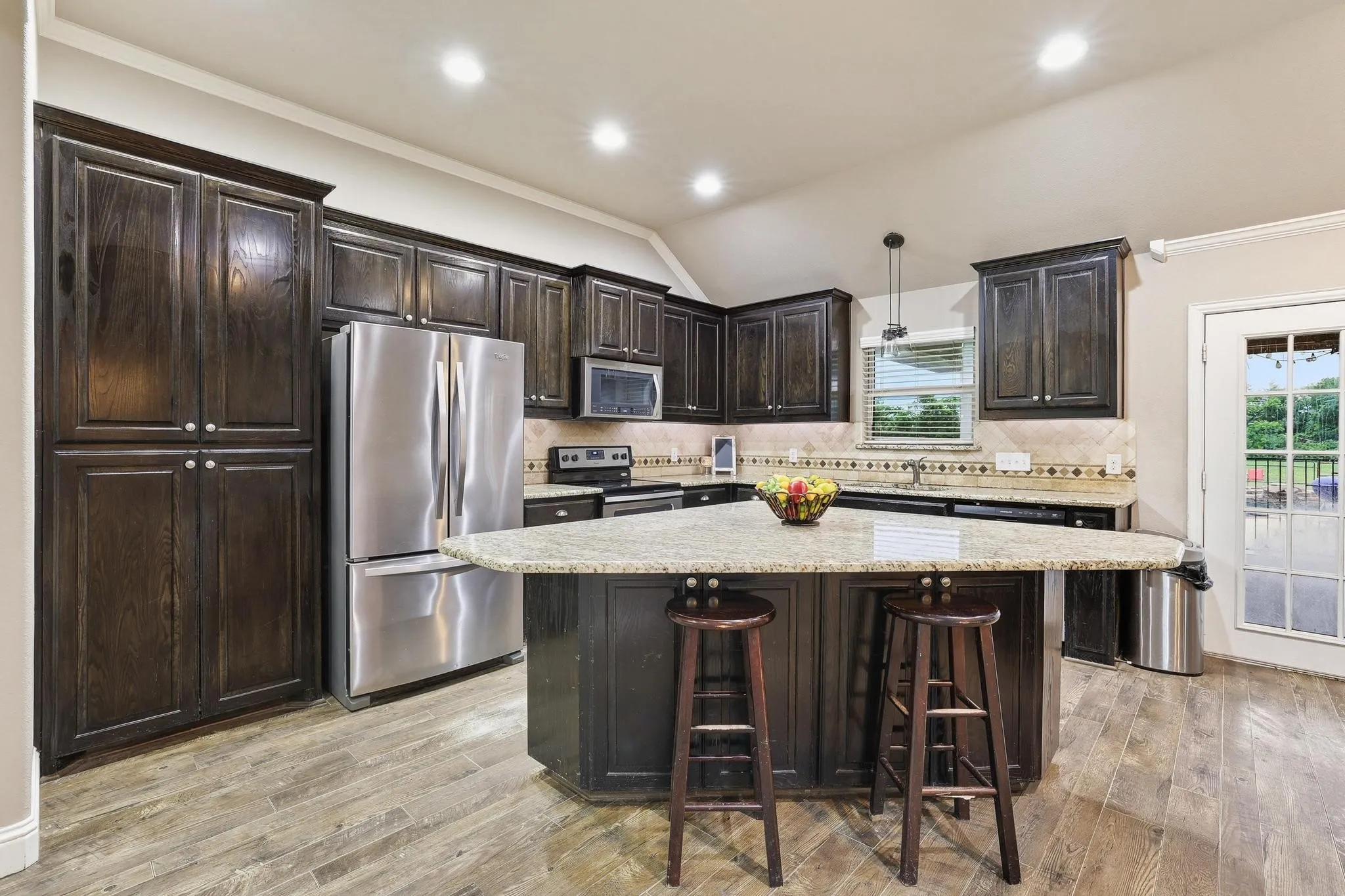Single Family Residence For Sale in Fannin County , 460 County Road 4421, Trenton, Texas 75490, 3 Bedroom, 3 Bathroom, 3 Garage spaces, 2,417 Sqft, built in 2015, mls#21283361, Real Estate Agent in Trenton, Homes For Sale in Fannin county, Homes For Sale in Trenton, Realtor in Trenton Texas, Real Estate Brokerage Independent Realty Texas, Luminita Cordes Realtor