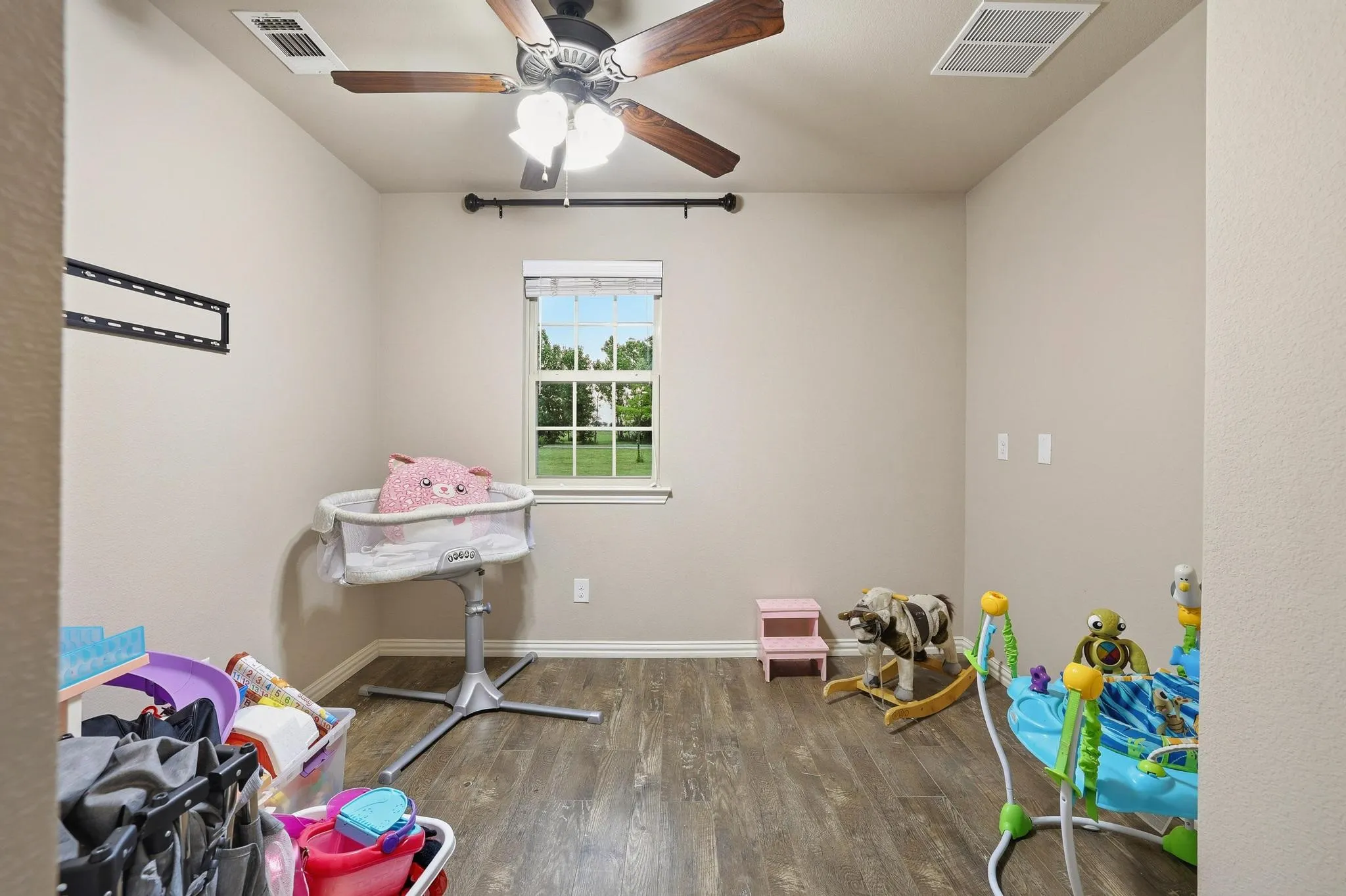 Single Family Residence For Sale in Fannin County , 460 County Road 4421, Trenton, Texas 75490, 3 Bedroom, 3 Bathroom, 3 Garage spaces, 2,417 Sqft, built in 2015, mls#21283361, Real Estate Agent in Trenton, Homes For Sale in Fannin county, Homes For Sale in Trenton, Realtor in Trenton Texas, Real Estate Brokerage Independent Realty Texas, Luminita Cordes Realtor
