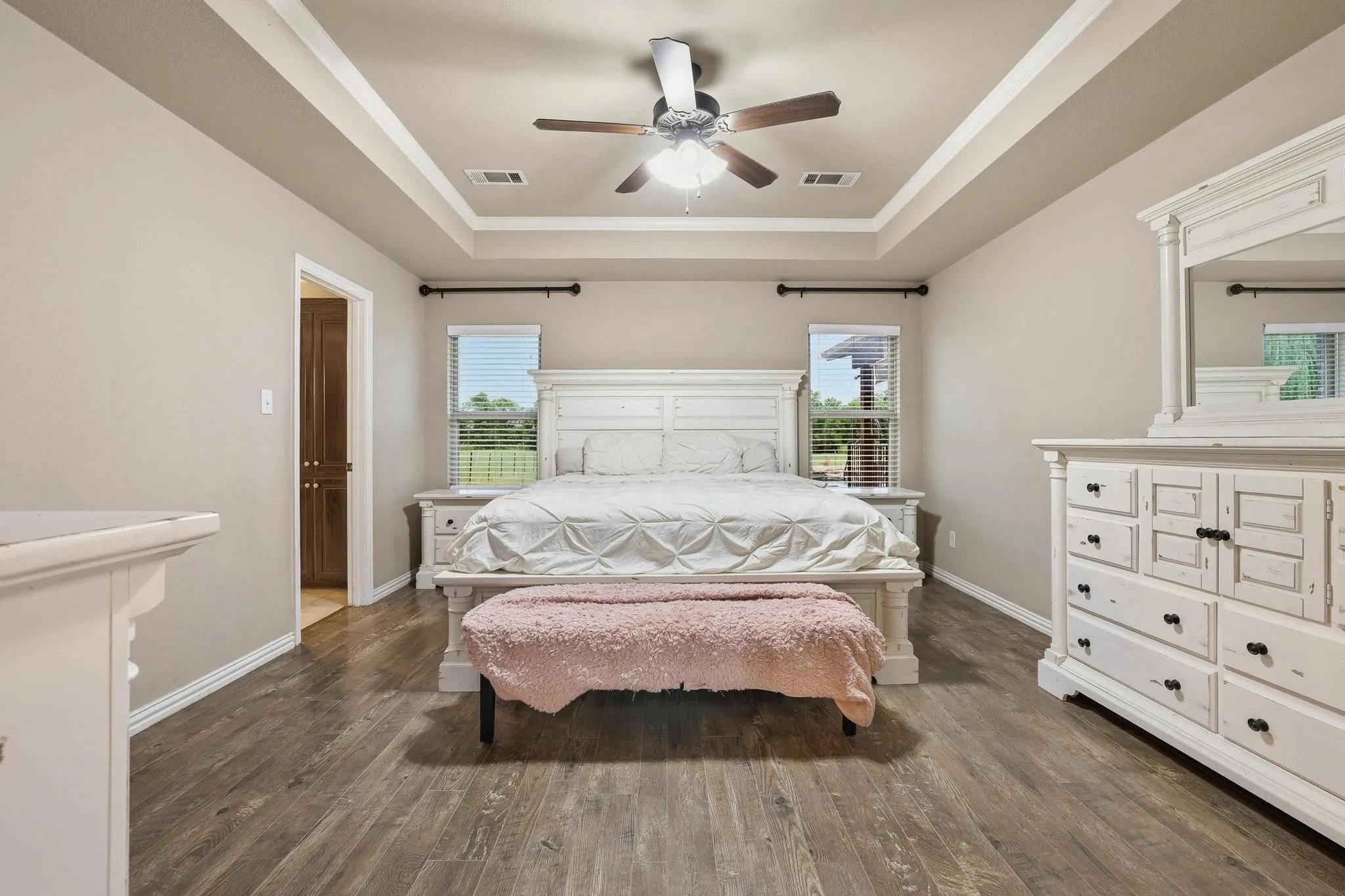 Single Family Residence For Sale in Fannin County , 460 County Road 4421, Trenton, Texas 75490, 3 Bedroom, 3 Bathroom, 3 Garage spaces, 2,417 Sqft, built in 2015, mls#21283361, Real Estate Agent in Trenton, Homes For Sale in Fannin county, Homes For Sale in Trenton, Realtor in Trenton Texas, Real Estate Brokerage Independent Realty Texas, Luminita Cordes Realtor