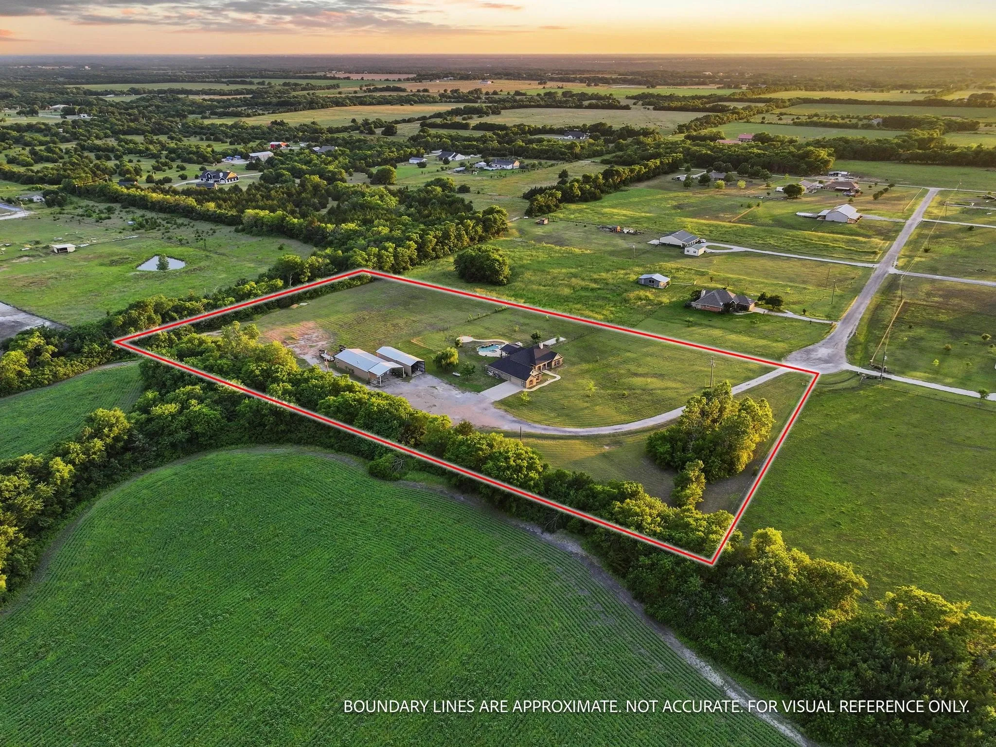 Single Family Residence For Sale in Fannin County , 460 County Road 4421, Trenton, Texas 75490, 3 Bedroom, 3 Bathroom, 3 Garage spaces, 2,417 Sqft, built in 2015, mls#21283361, Real Estate Agent in Trenton, Homes For Sale in Fannin county, Homes For Sale in Trenton, Realtor in Trenton Texas, Real Estate Brokerage Independent Realty Texas, Luminita Cordes Realtor