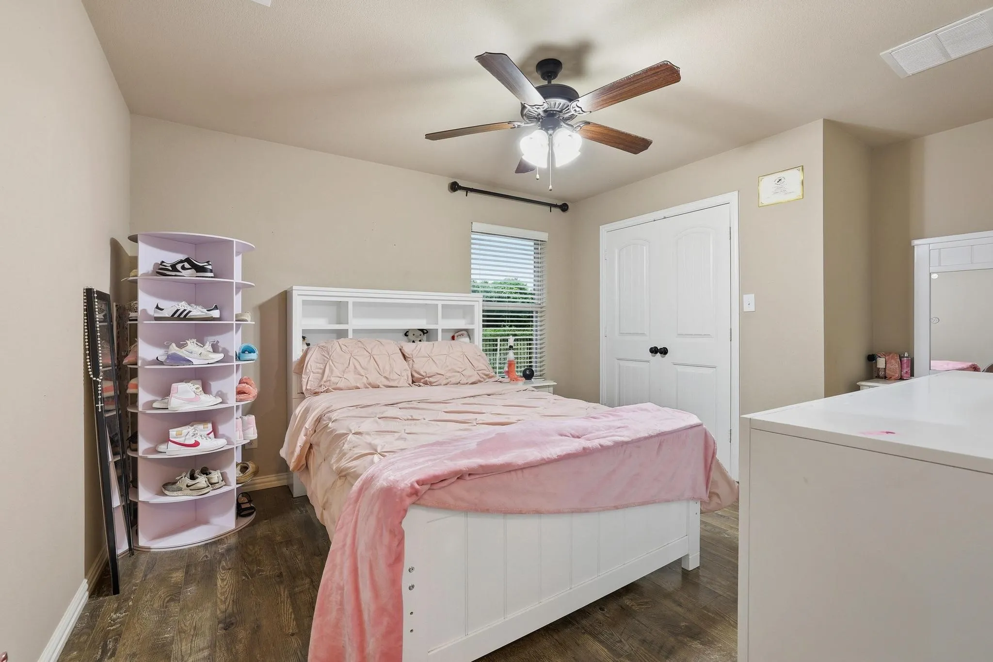 Single Family Residence For Sale in Fannin County , 460 County Road 4421, Trenton, Texas 75490, 3 Bedroom, 3 Bathroom, 3 Garage spaces, 2,417 Sqft, built in 2015, mls#21283361, Real Estate Agent in Trenton, Homes For Sale in Fannin county, Homes For Sale in Trenton, Realtor in Trenton Texas, Real Estate Brokerage Independent Realty Texas, Luminita Cordes Realtor