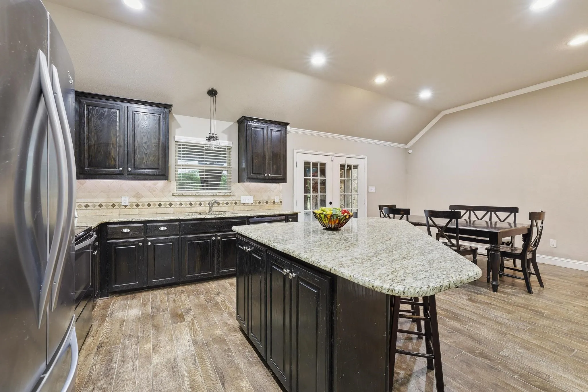 Single Family Residence For Sale in Fannin County , 460 County Road 4421, Trenton, Texas 75490, 3 Bedroom, 3 Bathroom, 3 Garage spaces, 2,417 Sqft, built in 2015, mls#21283361, Real Estate Agent in Trenton, Homes For Sale in Fannin county, Homes For Sale in Trenton, Realtor in Trenton Texas, Real Estate Brokerage Independent Realty Texas, Luminita Cordes Realtor
