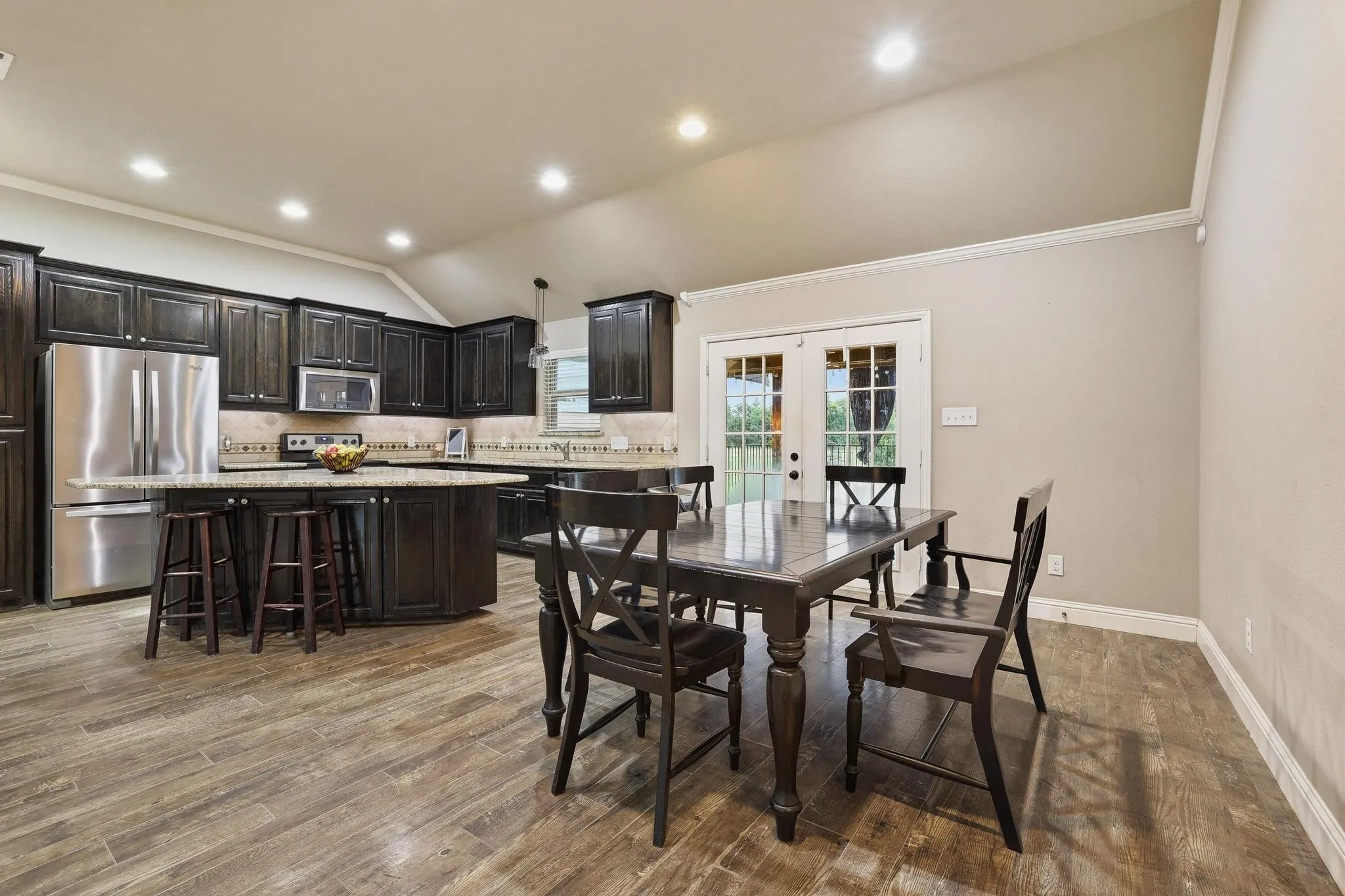 Single Family Residence For Sale in Fannin County , 460 County Road 4421, Trenton, Texas 75490, 3 Bedroom, 3 Bathroom, 3 Garage spaces, 2,417 Sqft, built in 2015, mls#21283361, Real Estate Agent in Trenton, Homes For Sale in Fannin county, Homes For Sale in Trenton, Realtor in Trenton Texas, Real Estate Brokerage Independent Realty Texas, Luminita Cordes Realtor