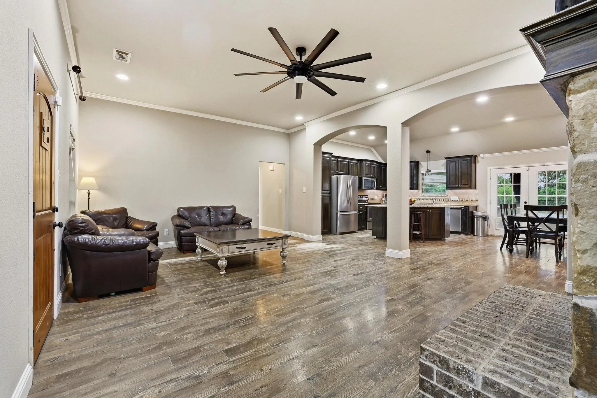 Single Family Residence For Sale in Fannin County , 460 County Road 4421, Trenton, Texas 75490, 3 Bedroom, 3 Bathroom, 3 Garage spaces, 2,417 Sqft, built in 2015, mls#21283361, Real Estate Agent in Trenton, Homes For Sale in Fannin county, Homes For Sale in Trenton, Realtor in Trenton Texas, Real Estate Brokerage Independent Realty Texas, Luminita Cordes Realtor