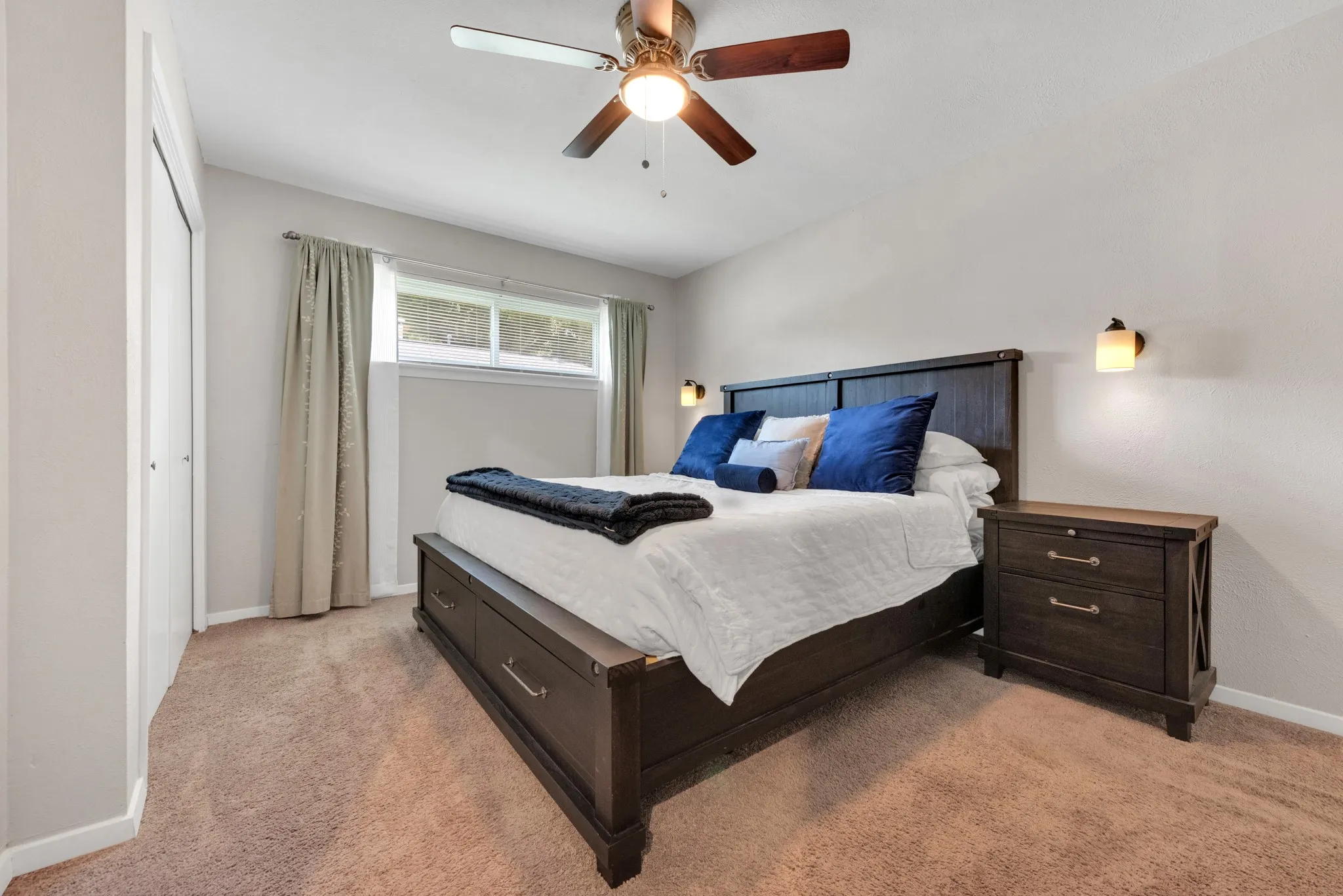 Single Family Residence For Sale in Grayson County , 842 Starlight Drive, Sherman, Texas 75090, 3 Bedroom, 2 Bathroom, 2 Garage spaces, 1,558 Sqft, built in 1969, mls#21291255, Real Estate Agent in Sherman, Homes For Sale in Grayson county, Homes For Sale in Sherman, Realtor in Sherman Texas, Real Estate Brokerage Independent Realty Texas, Luminita Cordes Realtor