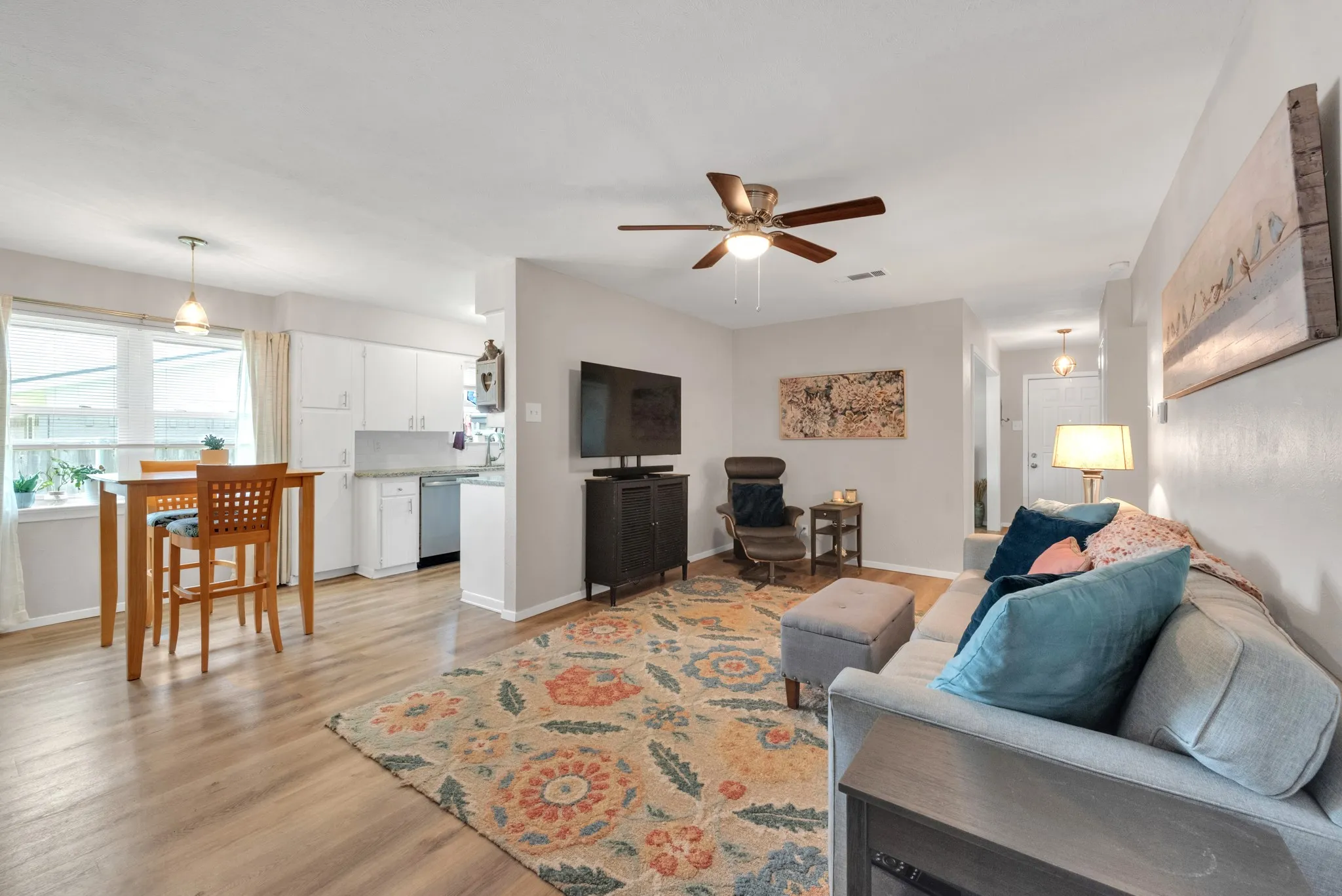 Single Family Residence For Sale in Grayson County , 842 Starlight Drive, Sherman, Texas 75090, 3 Bedroom, 2 Bathroom, 2 Garage spaces, 1,558 Sqft, built in 1969, mls#21291255, Real Estate Agent in Sherman, Homes For Sale in Grayson county, Homes For Sale in Sherman, Realtor in Sherman Texas, Real Estate Brokerage Independent Realty Texas, Luminita Cordes Realtor