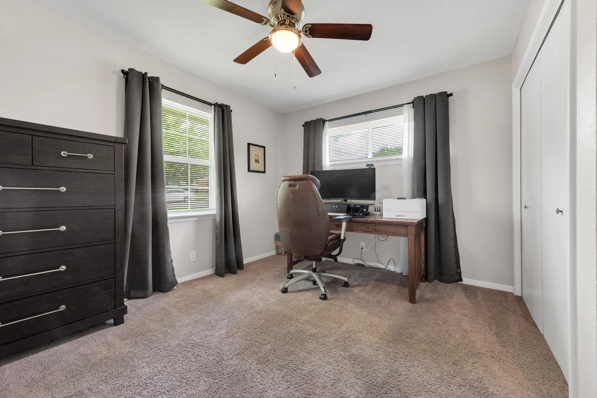 Single Family Residence For Sale in Grayson County , 842 Starlight Drive, Sherman, Texas 75090, 3 Bedroom, 2 Bathroom, 2 Garage spaces, 1,558 Sqft, built in 1969, mls#21291255, Real Estate Agent in Sherman, Homes For Sale in Grayson county, Homes For Sale in Sherman, Realtor in Sherman Texas, Real Estate Brokerage Independent Realty Texas, Luminita Cordes Realtor