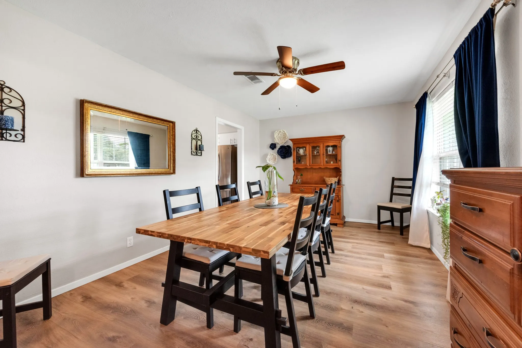 Single Family Residence For Sale in Grayson County , 842 Starlight Drive, Sherman, Texas 75090, 3 Bedroom, 2 Bathroom, 2 Garage spaces, 1,558 Sqft, built in 1969, mls#21291255, Real Estate Agent in Sherman, Homes For Sale in Grayson county, Homes For Sale in Sherman, Realtor in Sherman Texas, Real Estate Brokerage Independent Realty Texas, Luminita Cordes Realtor