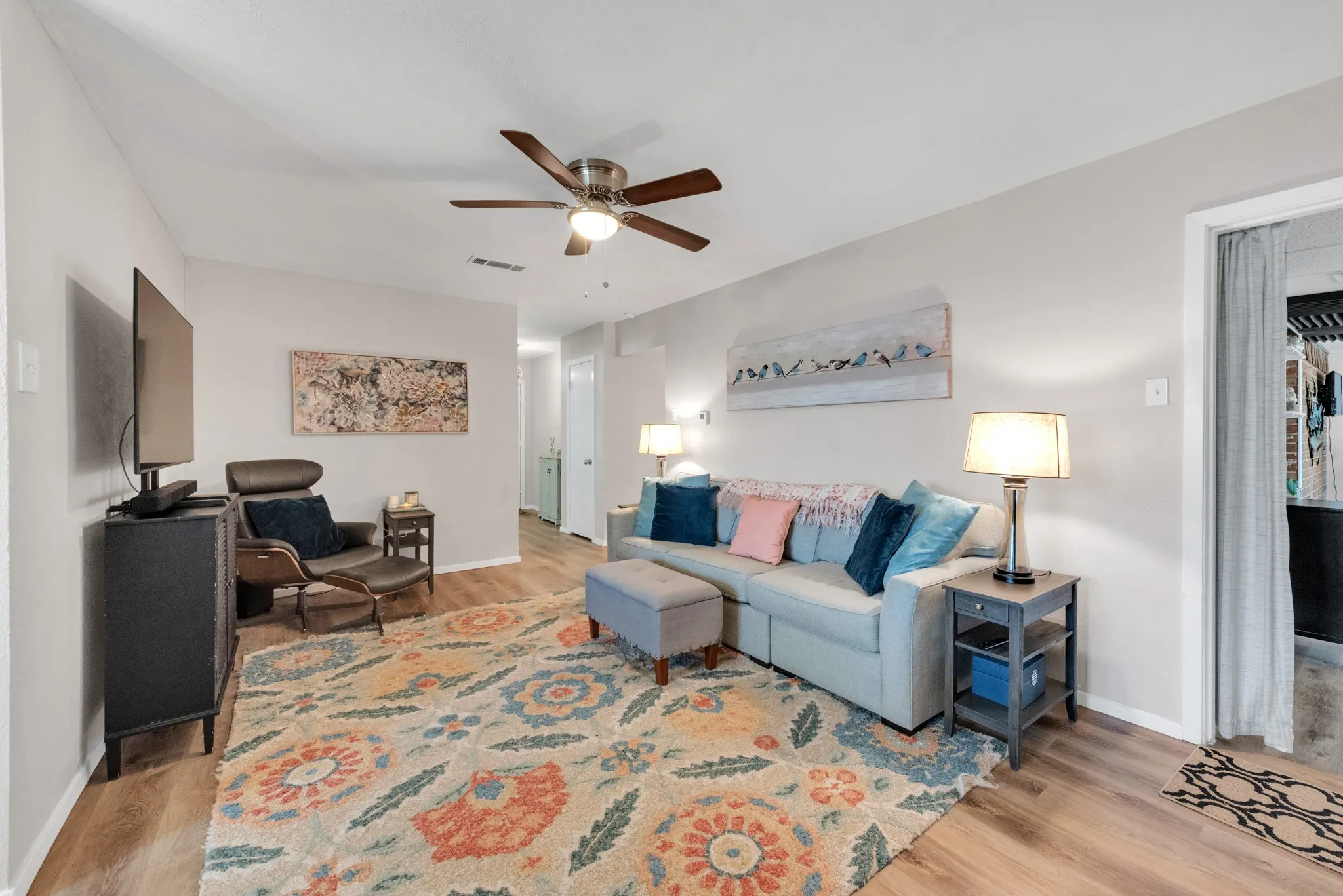 Single Family Residence For Sale in Grayson County , 842 Starlight Drive, Sherman, Texas 75090, 3 Bedroom, 2 Bathroom, 2 Garage spaces, 1,558 Sqft, built in 1969, mls#21291255, Real Estate Agent in Sherman, Homes For Sale in Grayson county, Homes For Sale in Sherman, Realtor in Sherman Texas, Real Estate Brokerage Independent Realty Texas, Luminita Cordes Realtor