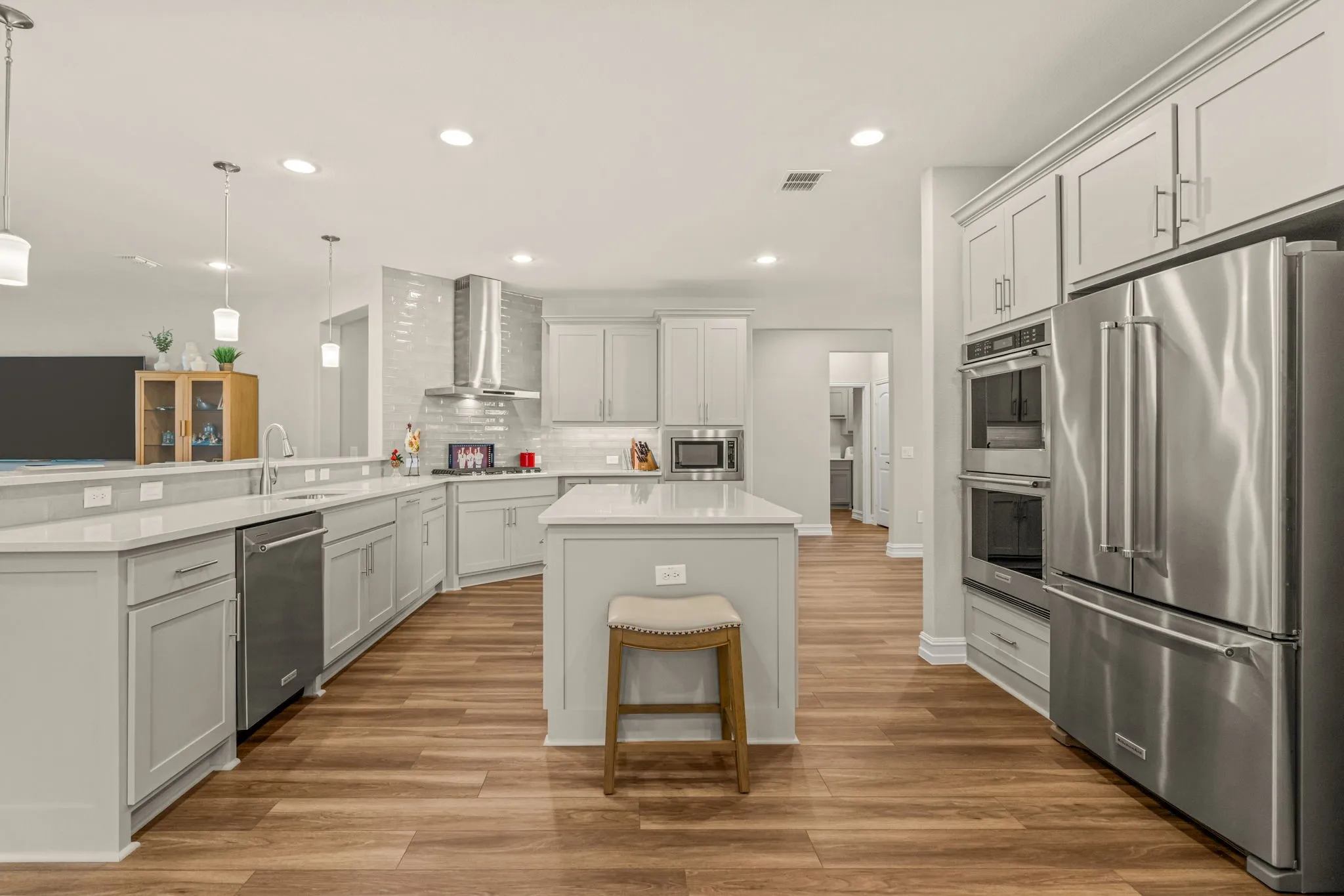 Single Family Residence For Sale in Collin County , 200 Habitat Trail, Mc Kinney, Texas 75071, 2 Bedroom, 3 Bathroom, 3 Garage spaces, 2,589 Sqft, built in 2023, mls#21293302, Real Estate Agent in Mc Kinney, Homes For Sale in Collin county, Homes For Sale in Mc Kinney, Realtor in Mc Kinney Texas, Real Estate Brokerage Independent Realty Texas, Luminita Cordes Realtor
